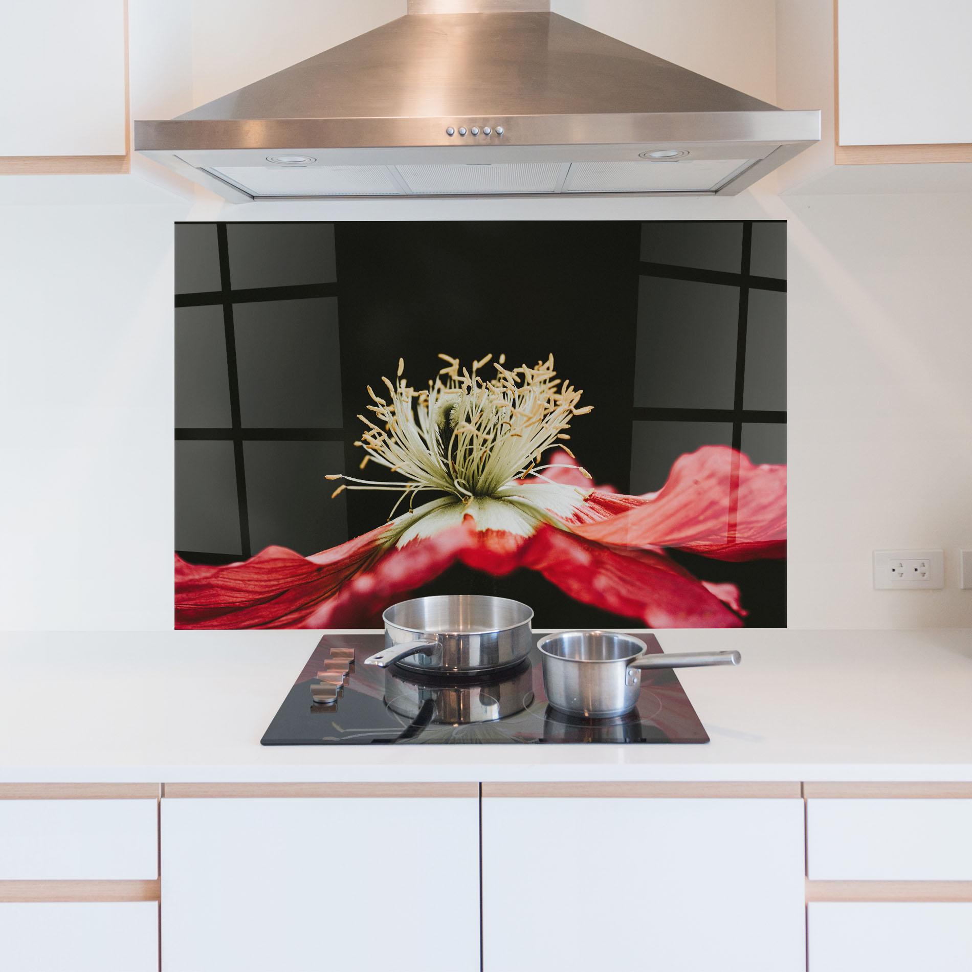 Konyhai üveg hátfal Open Poppy Close Up mockup 5