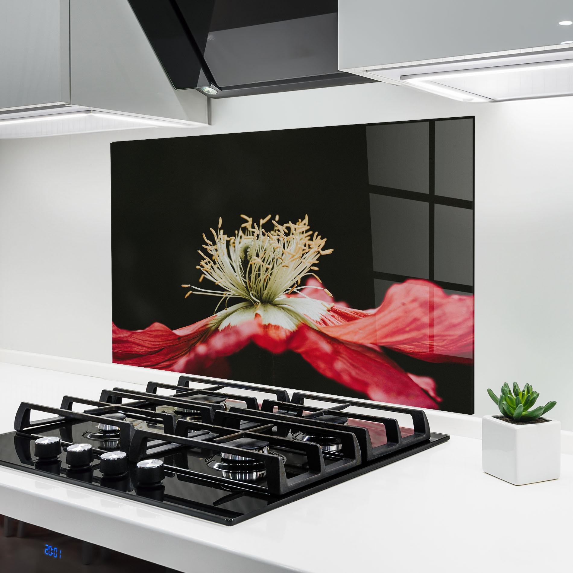 Konyhai üveg hátfal Open Poppy Close Up mockup 6