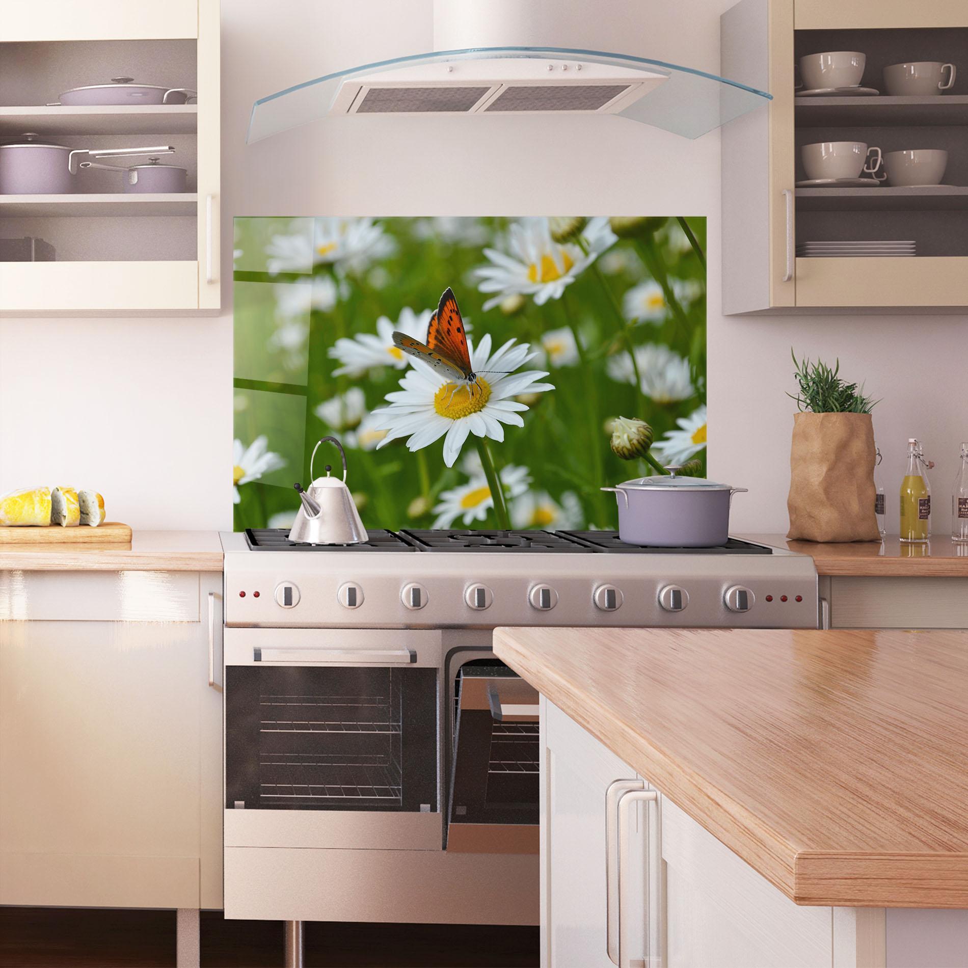 Konyhai üveg hátfal Butterfly On Daisy mockup 1
