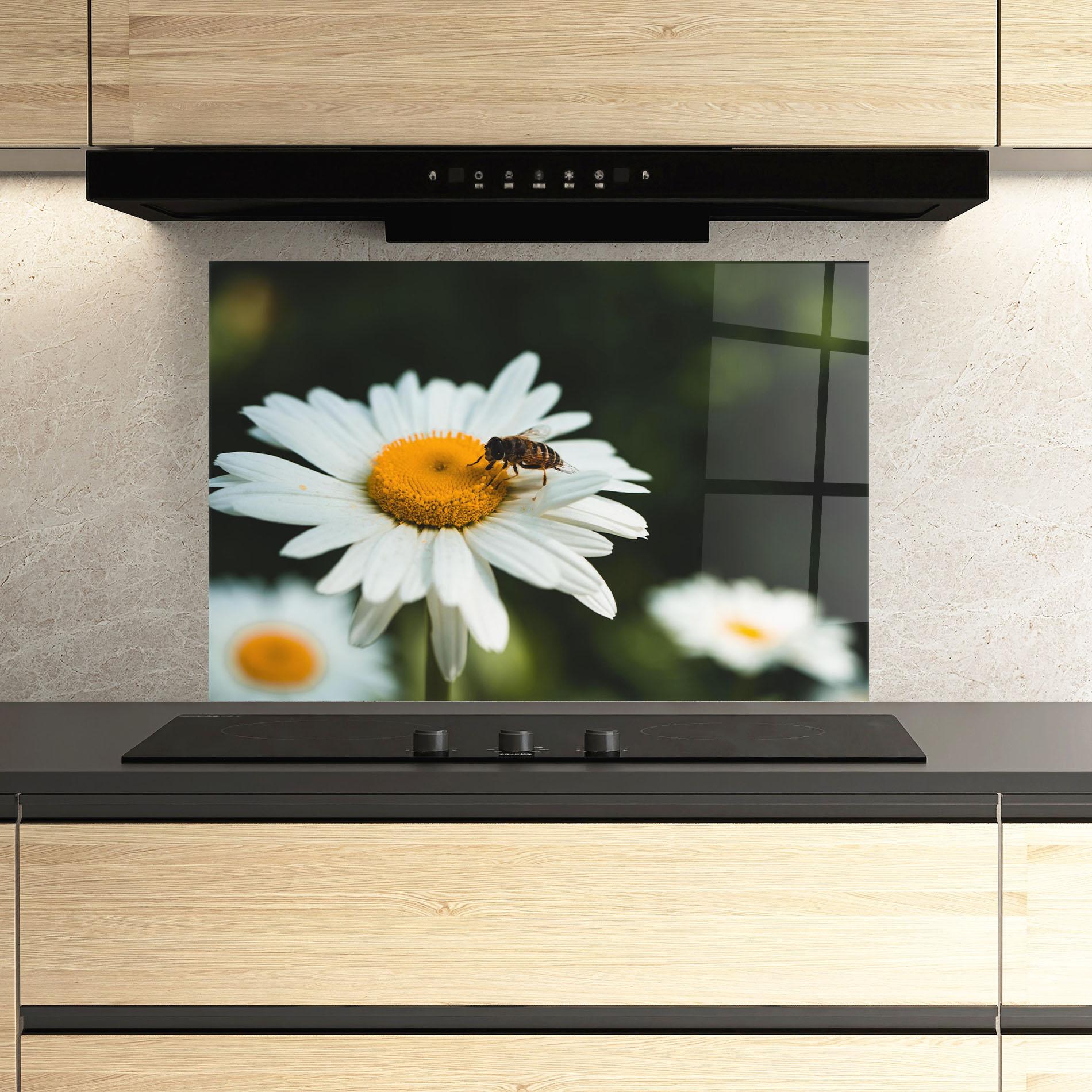 Konyhai üveg hátfal Pollen From Daisy mockup 3