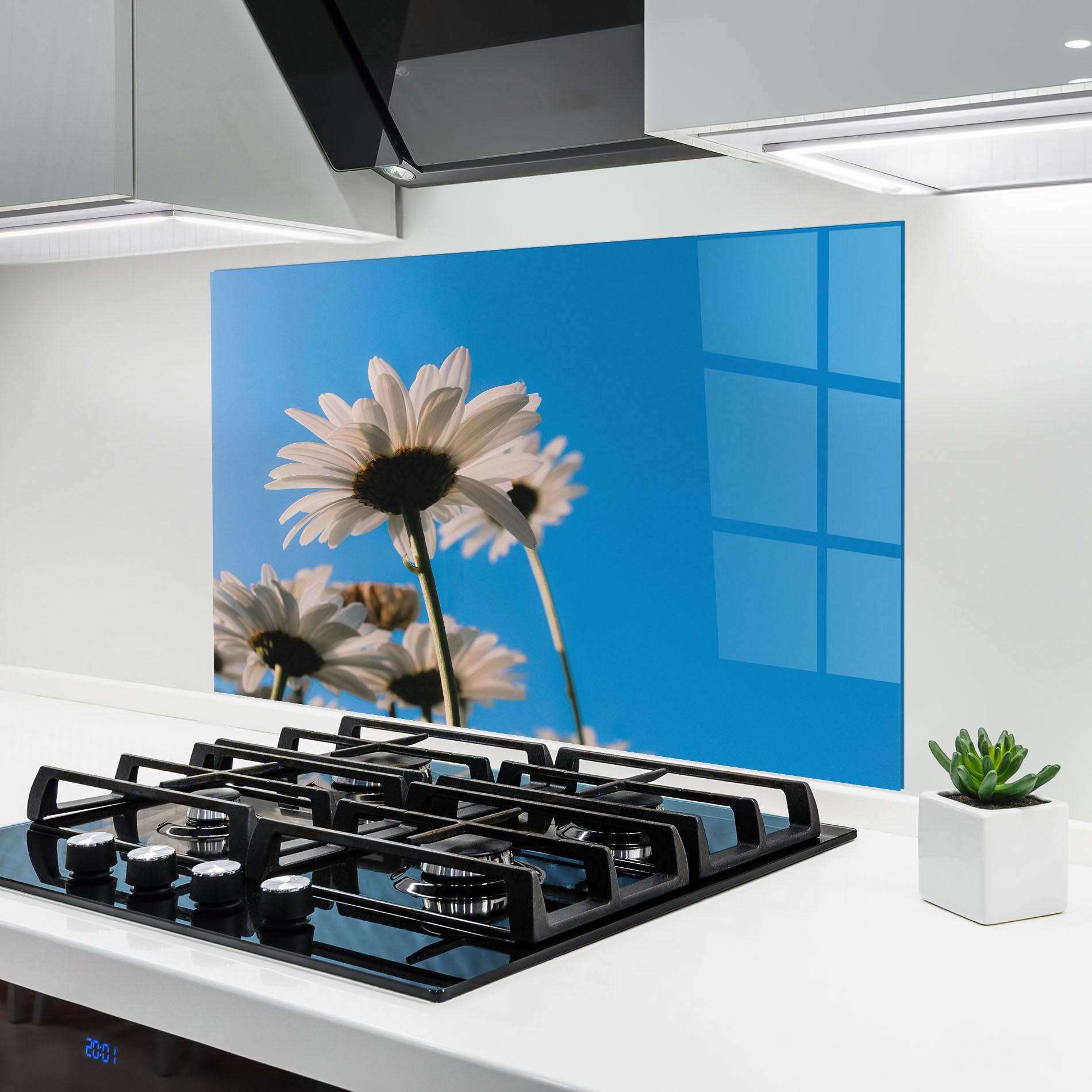 Konyhai üveg hátfal Blue Sky Daisy mockup 6