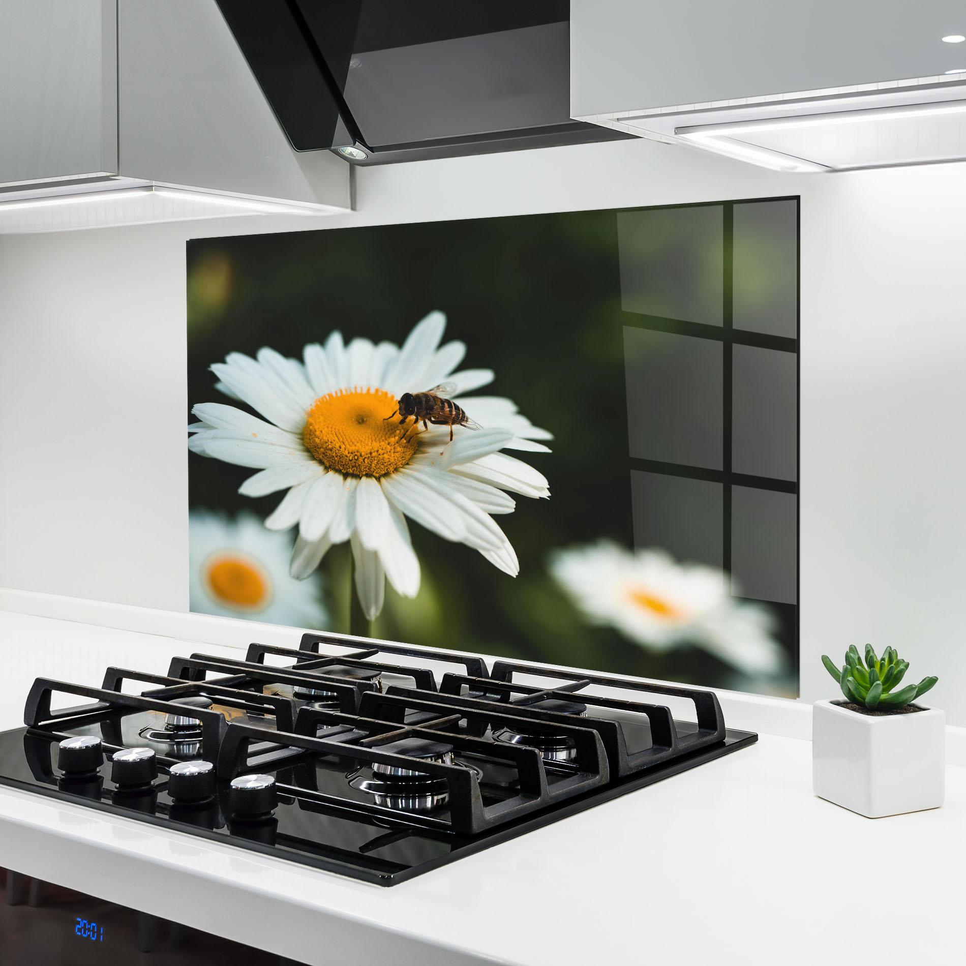 Konyhai üveg hátfal Pollen From Daisy mockup 6