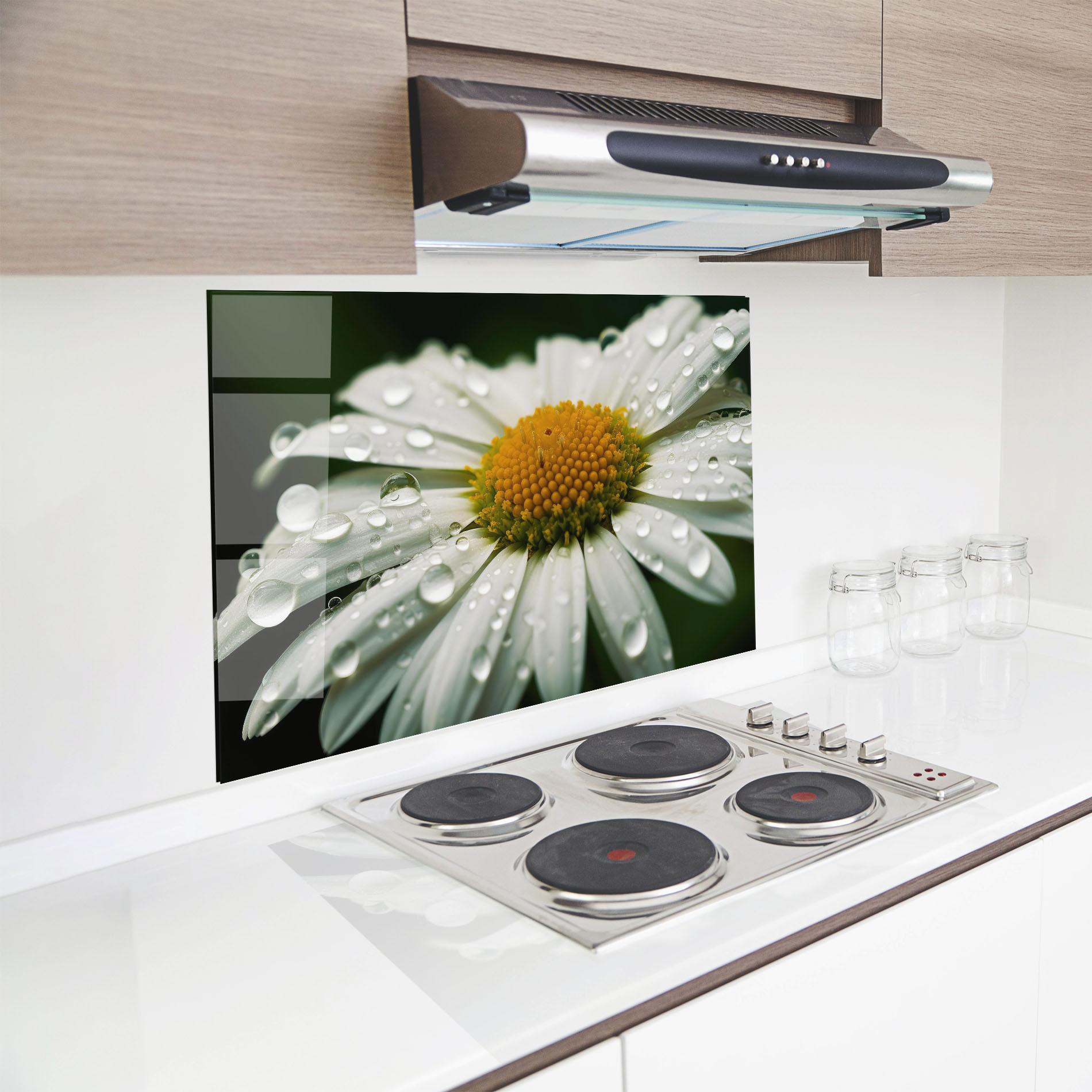 Konyhai üveg hátfal Close Up Daisy After Rain mockup 8