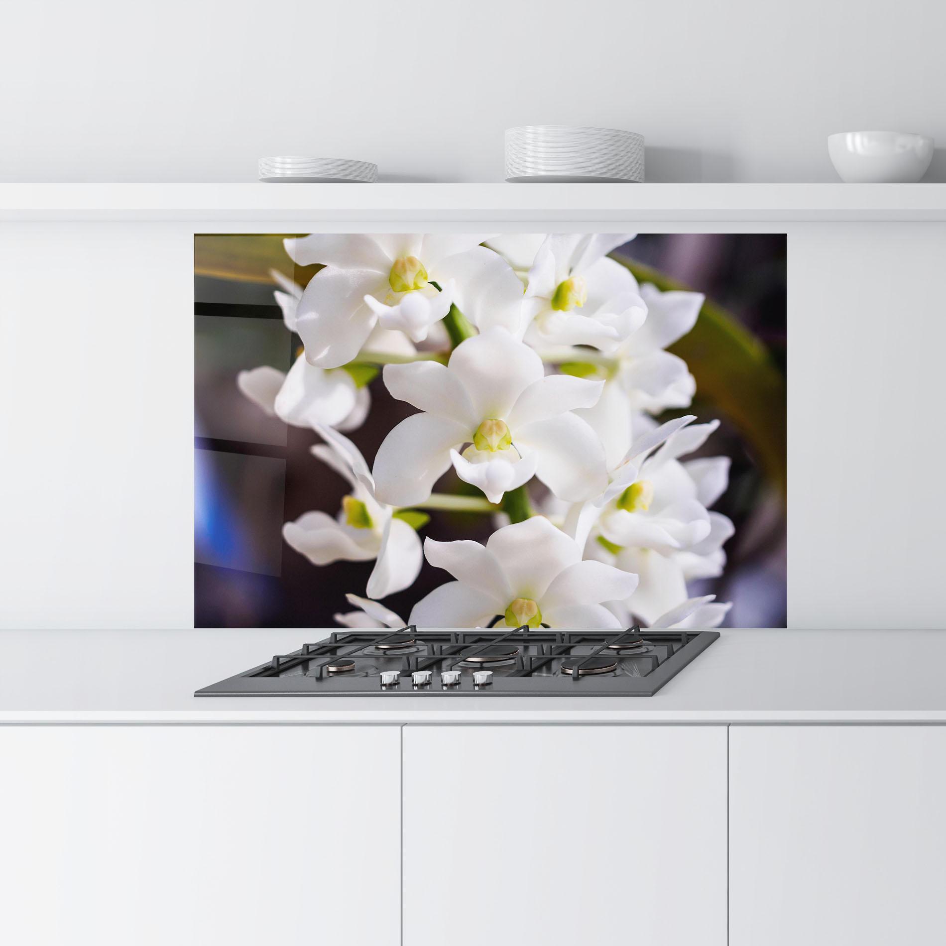 Konyhai üveg hátfal Small White Orchids mockup 9