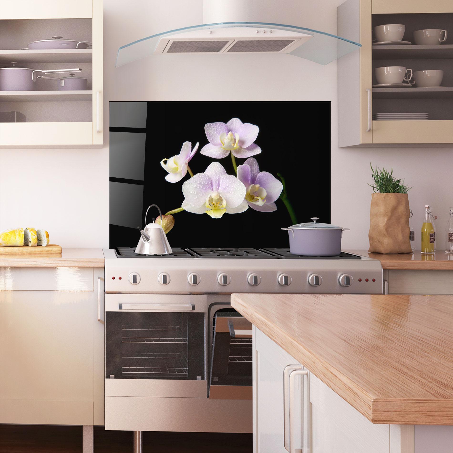 Konyhai üveg hátfal Light Purple Orchid On Black mockup 1