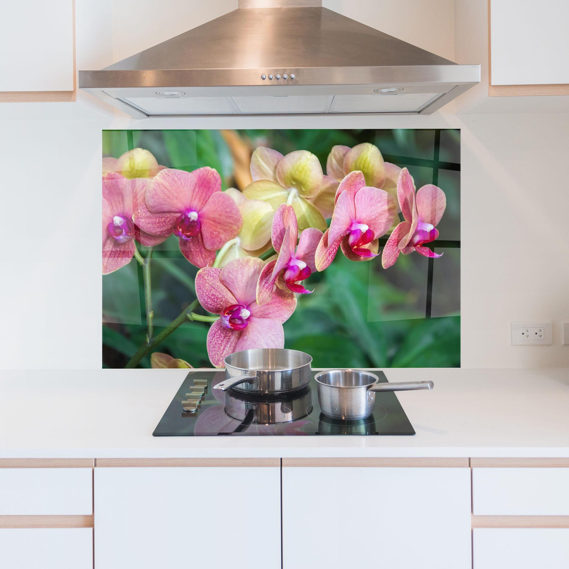 Konyhai üveg hátfal Yellow Oink Orchid mockup 5