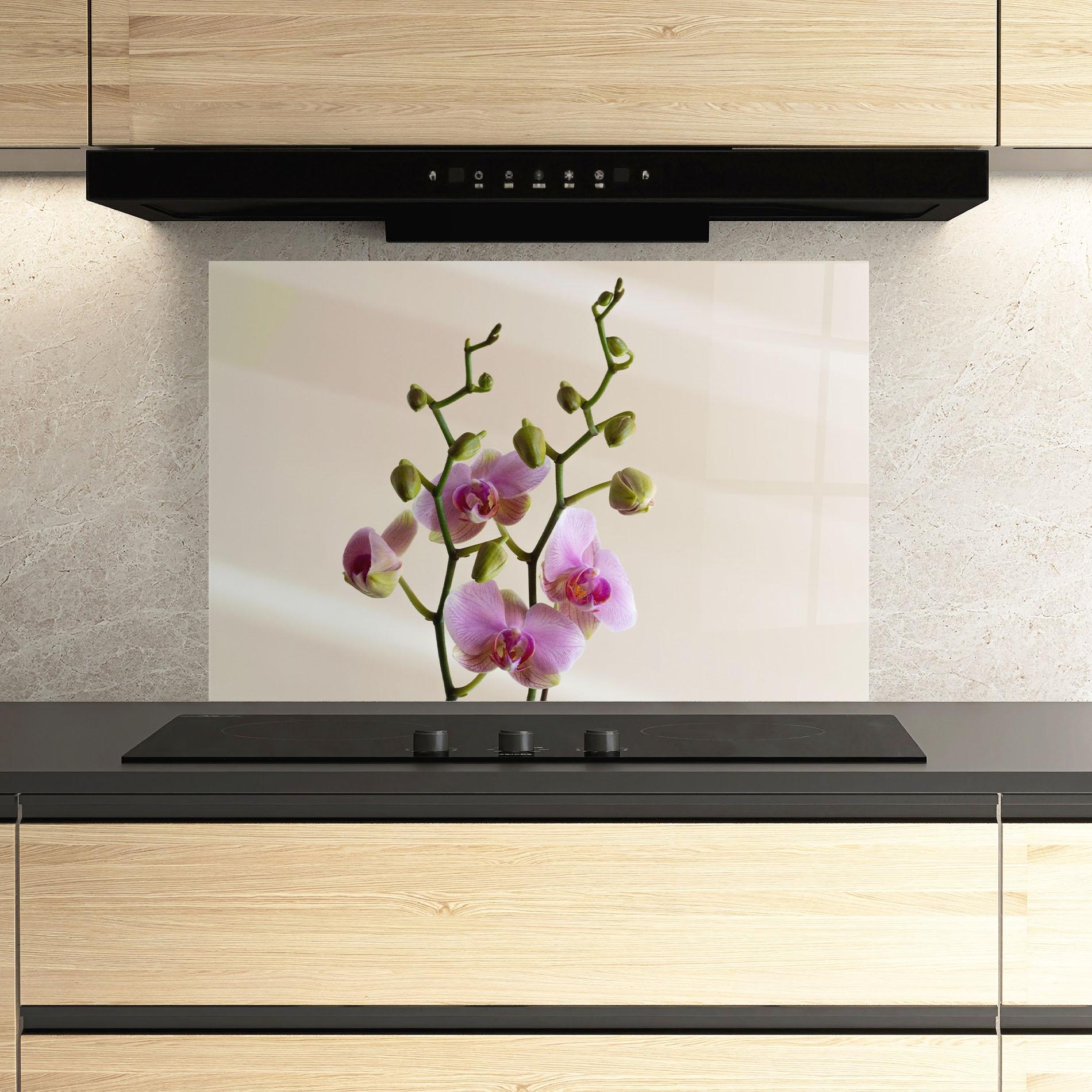 Konyhai üveg hátfal Purple Orchid On Cream mockup 3