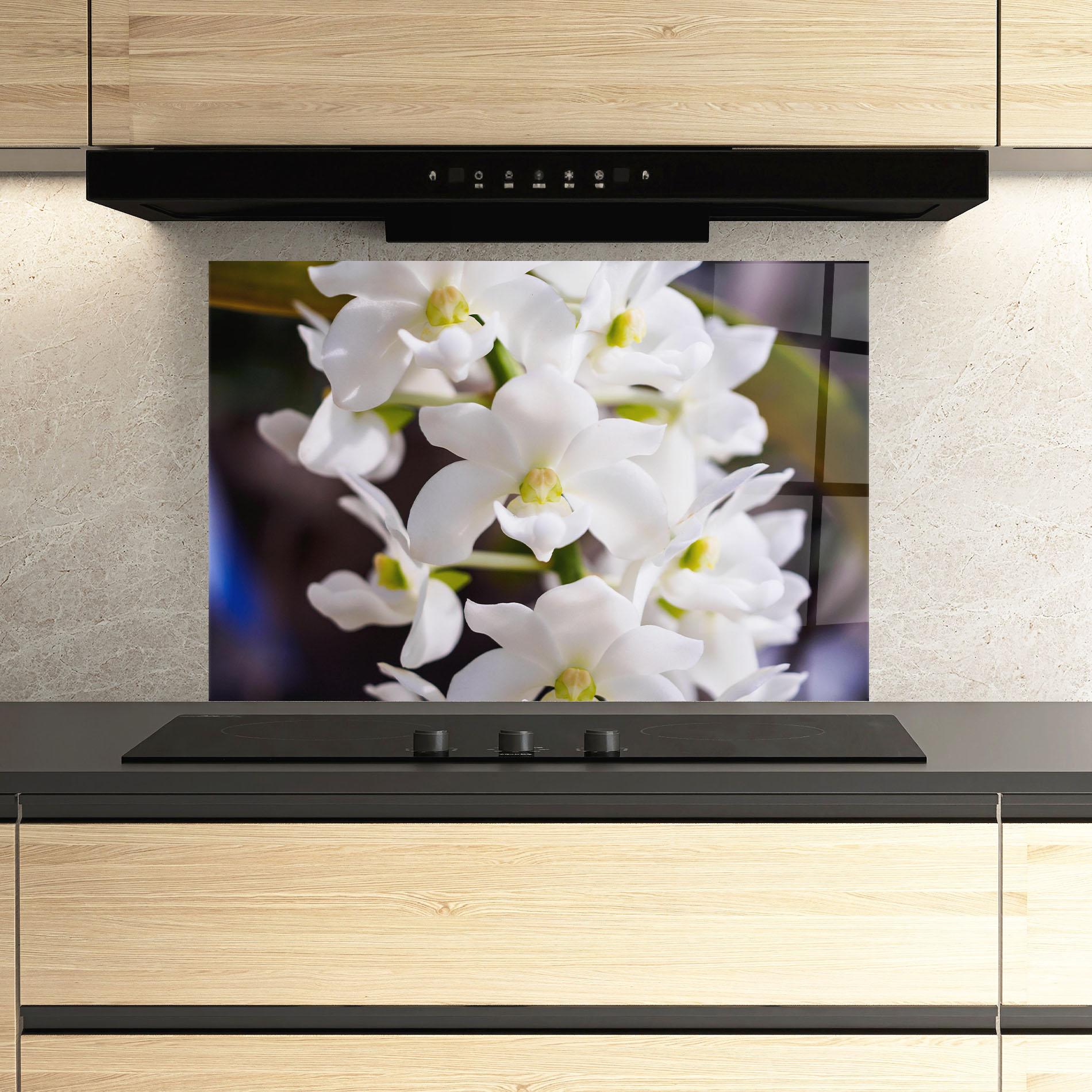 Konyhai üveg hátfal Small White Orchids mockup 3