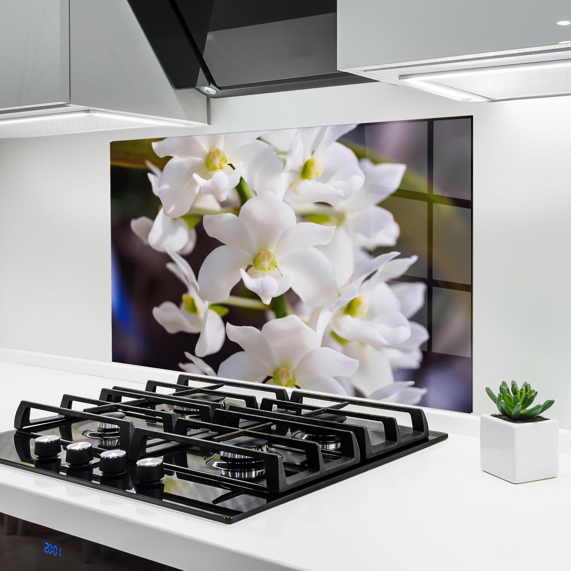 Konyhai üveg hátfal Small White Orchids mockup 6