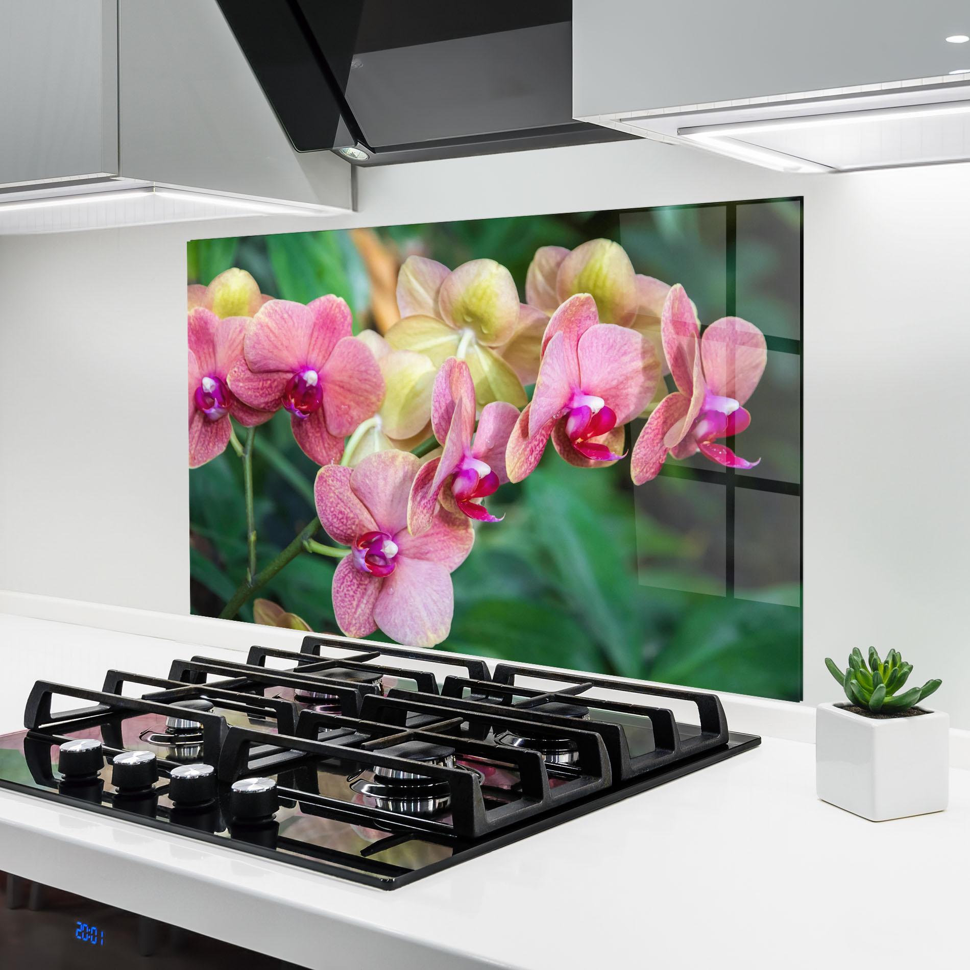 Konyhai üveg hátfal Yellow Oink Orchid mockup 6