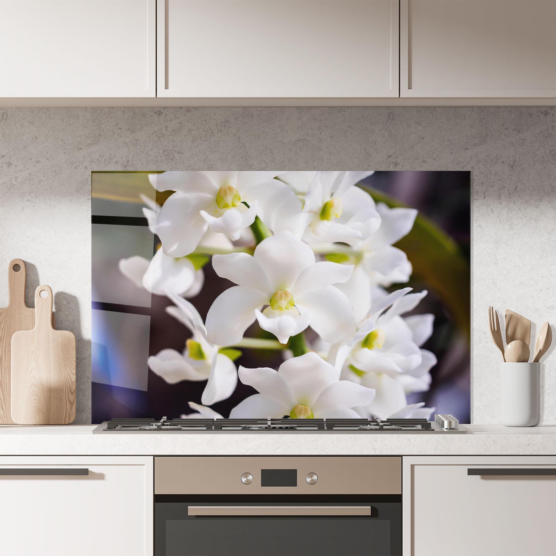Konyhai üveg hátfal Small White Orchids mockup 7