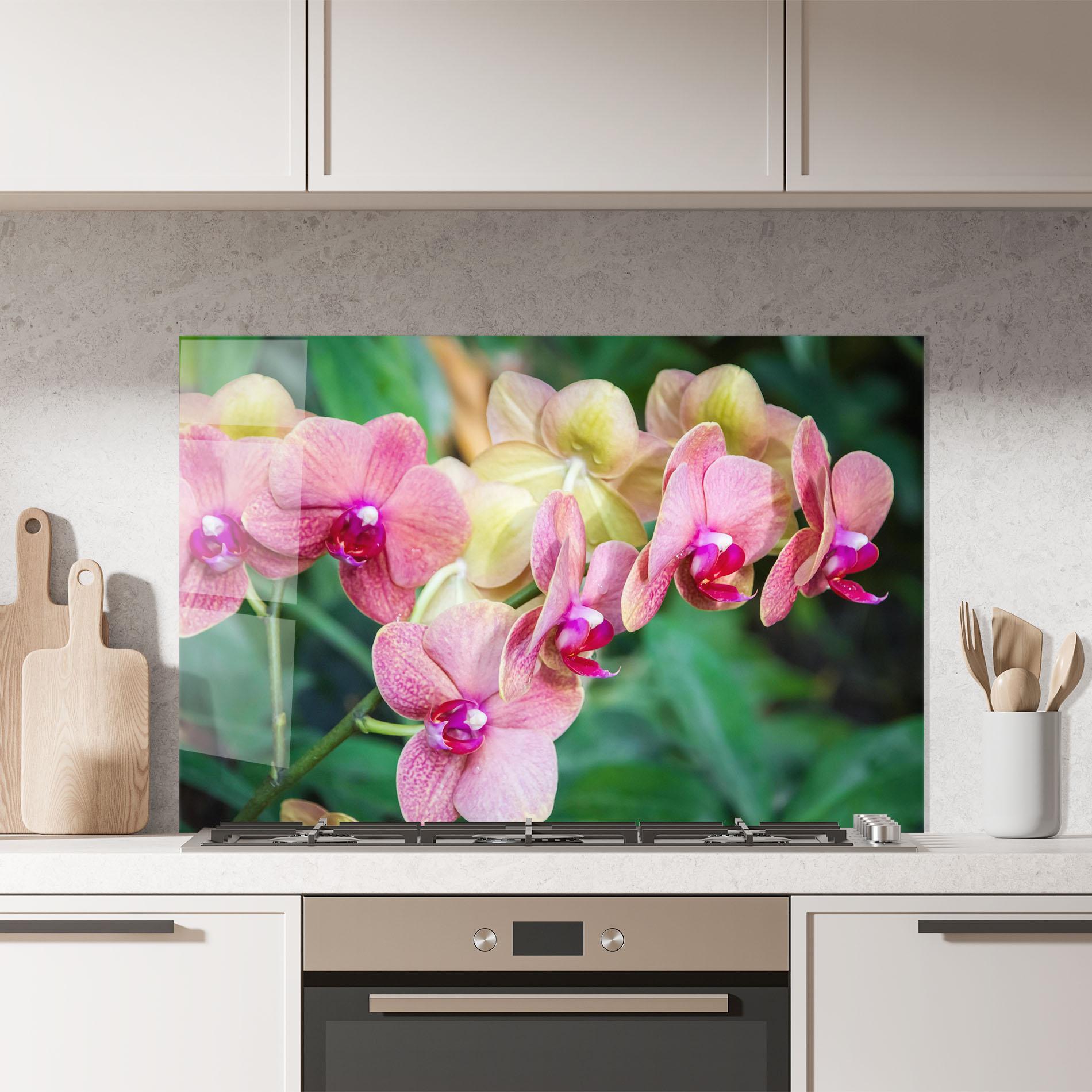 Konyhai üveg hátfal Yellow Oink Orchid mockup 7