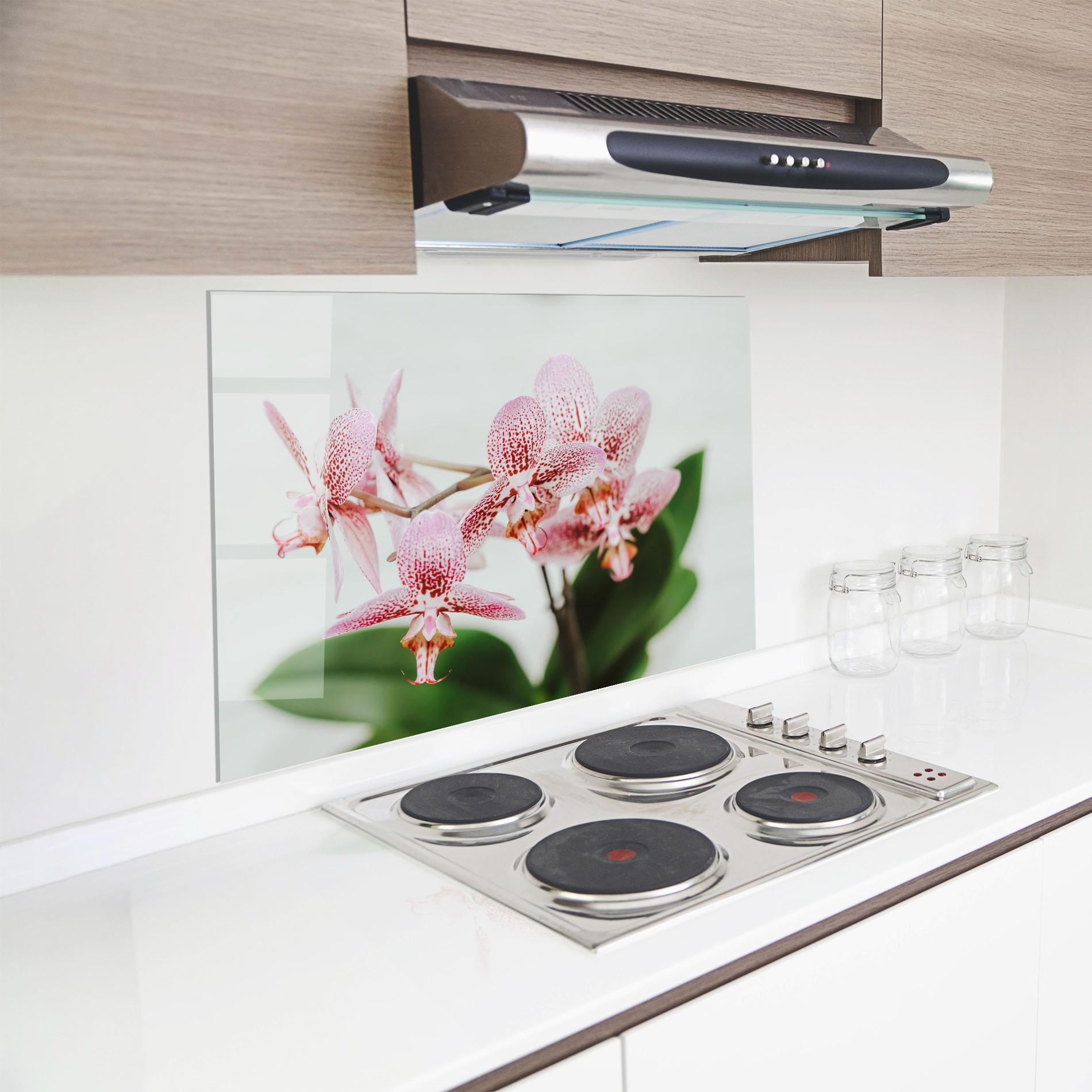 Konyhai üveg hátfal Green Orchids mockup 8