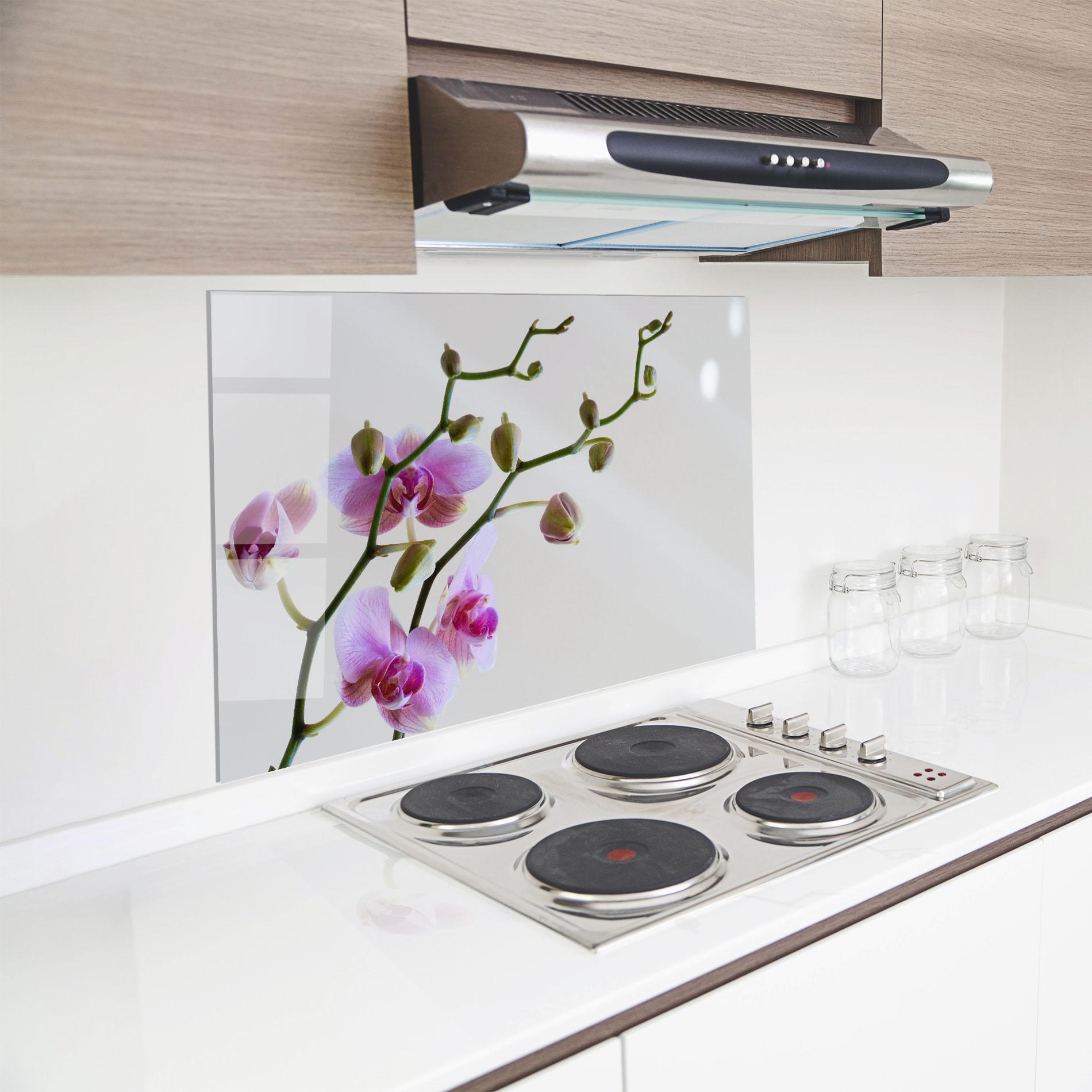 Konyhai üveg hátfal Purple Orchid On Grey mockup 8