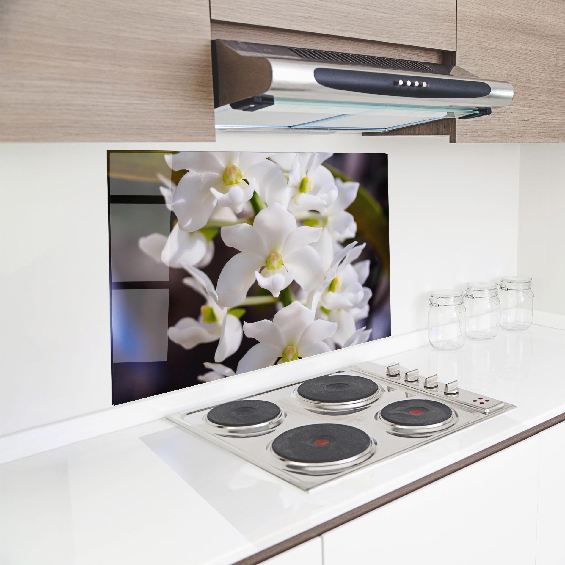 Konyhai üveg hátfal Small White Orchids mockup 8