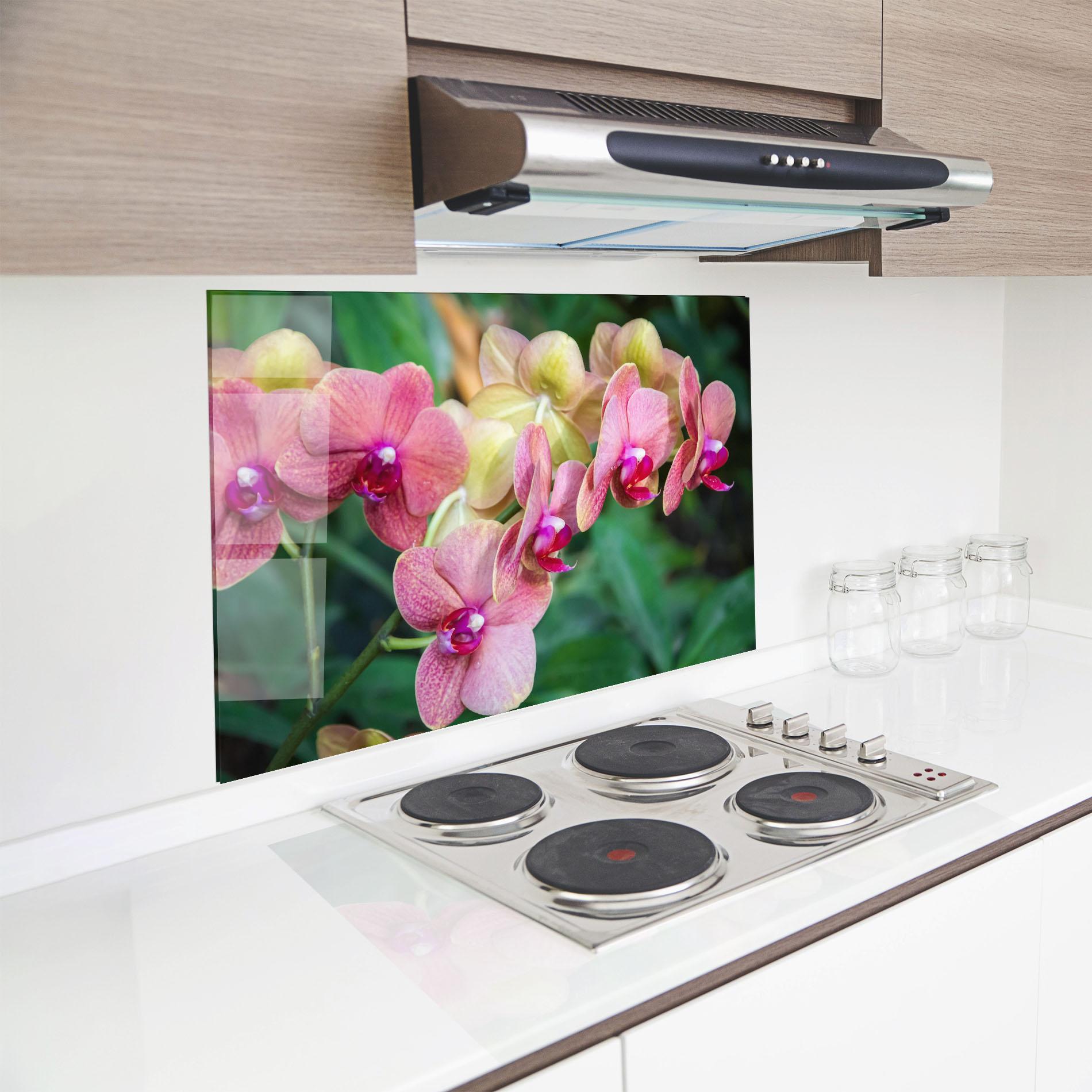 Konyhai üveg hátfal Yellow Oink Orchid mockup 8