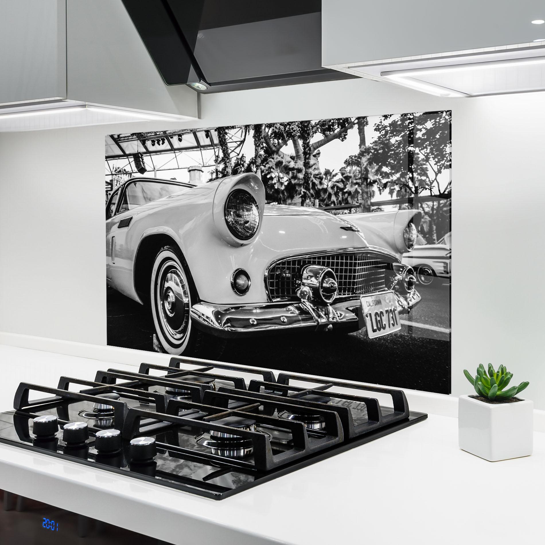 Konyhai üveg hátfal Classic Car mockup 6