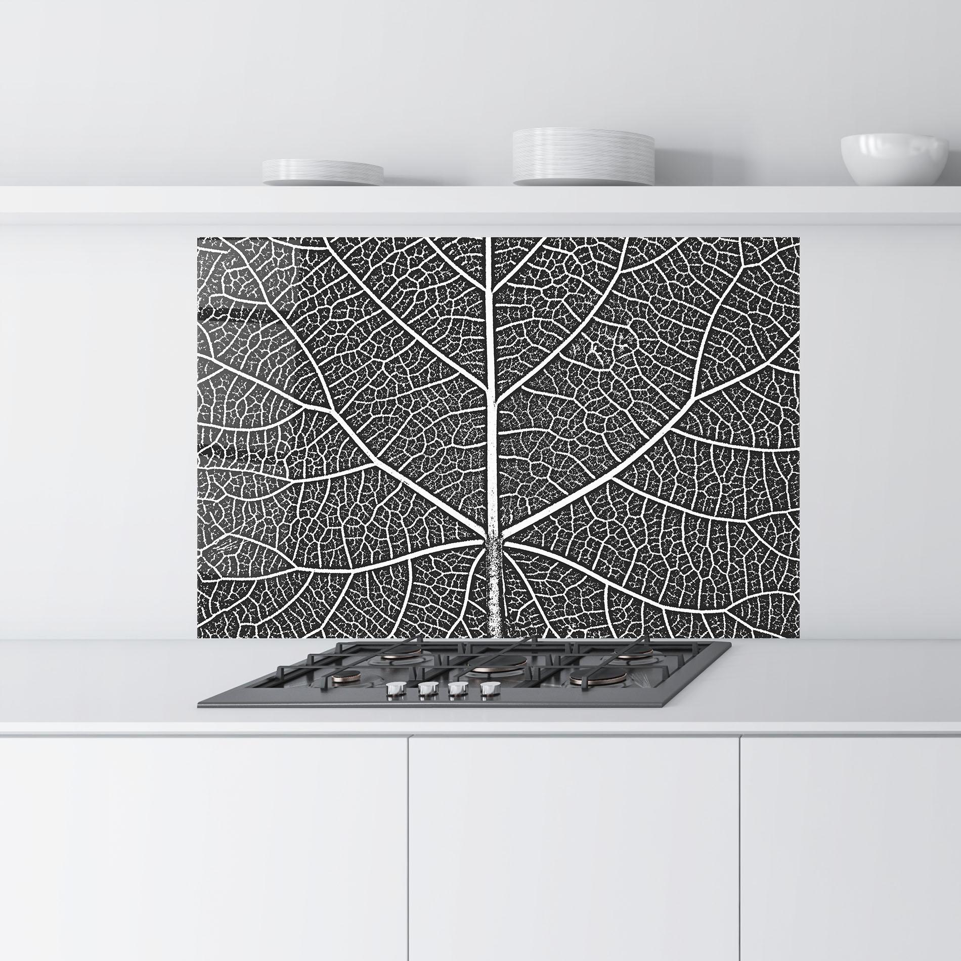 Konyhai üveg hátfal Close Grey Leaf mockup 9