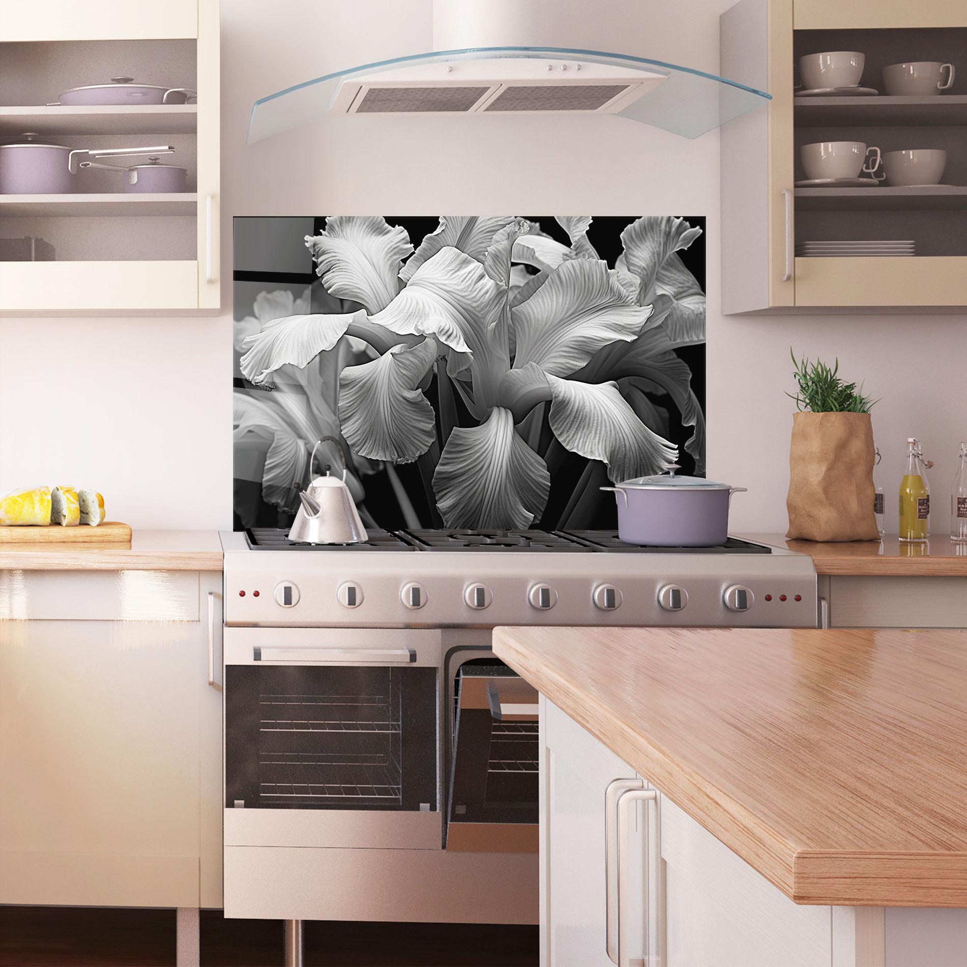 Konyhai üveg hátfal Grey On Black Iris mockup 1