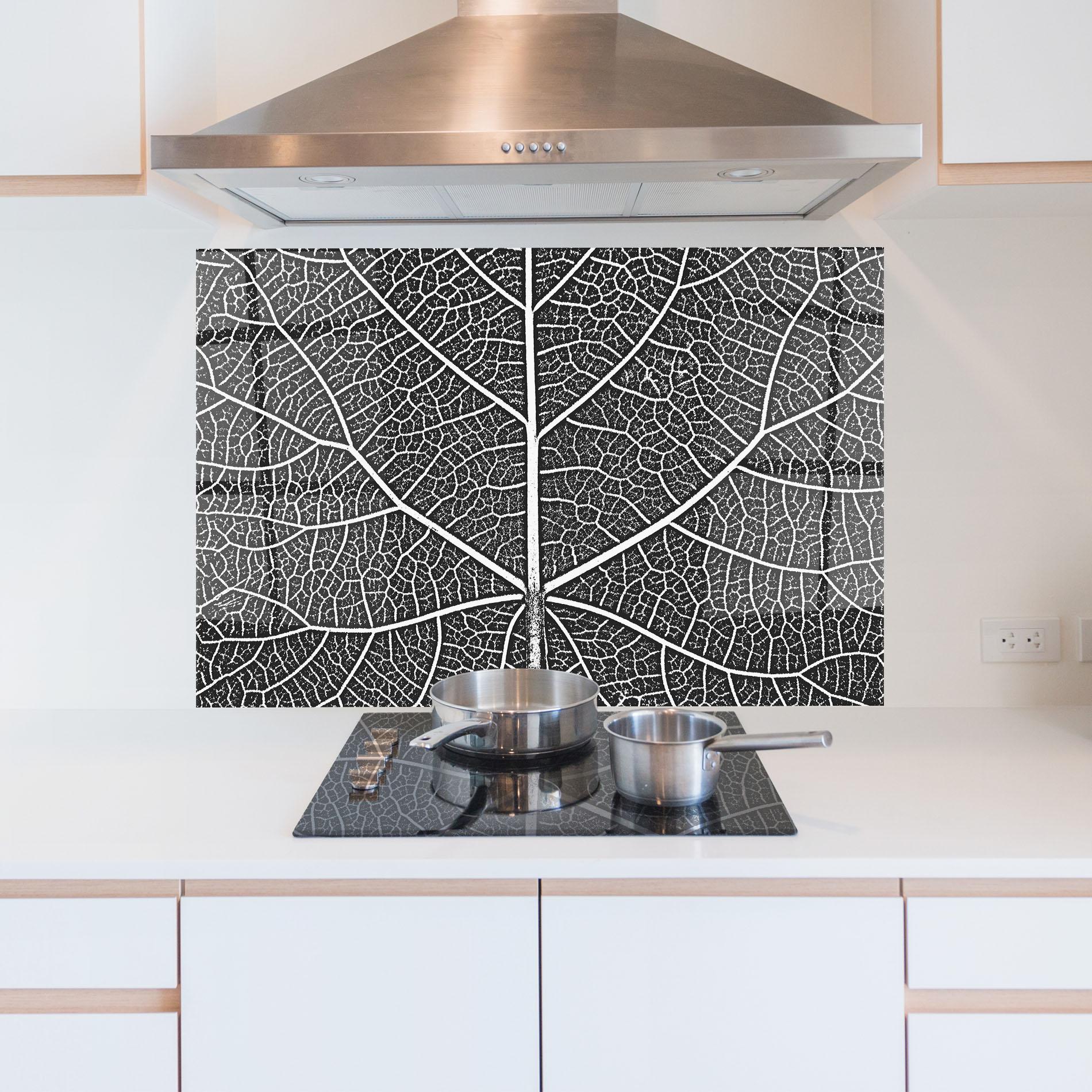 Konyhai üveg hátfal Close Grey Leaf mockup 5