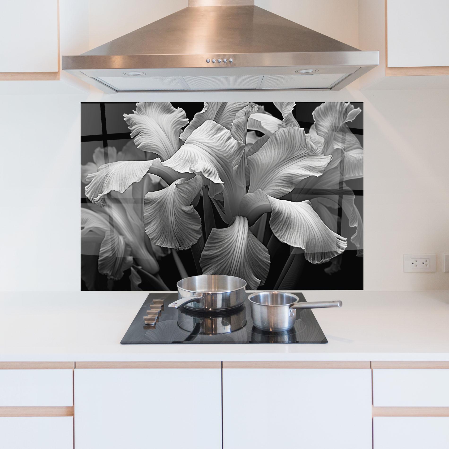 Konyhai üveg hátfal Grey On Black Iris mockup 5
