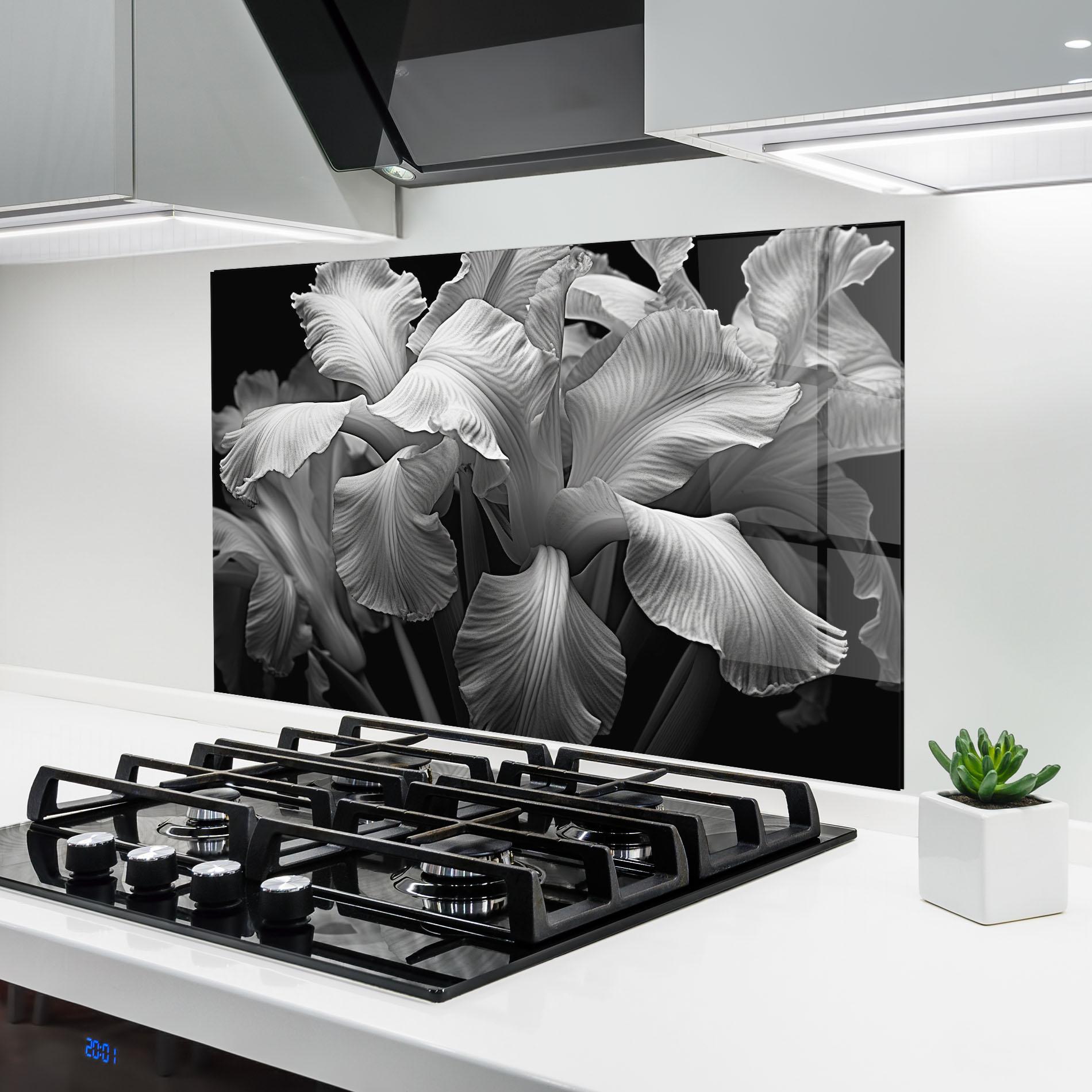 Konyhai üveg hátfal Grey On Black Iris mockup 6