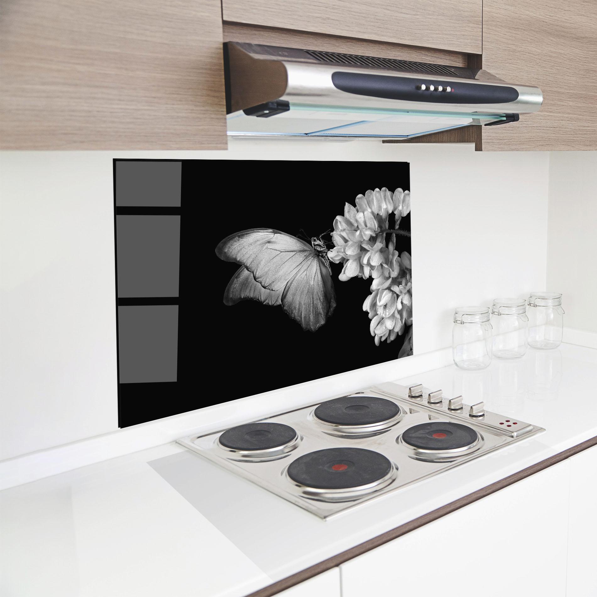 Konyhai üveg hátfal Grey Butterfly mockup 8