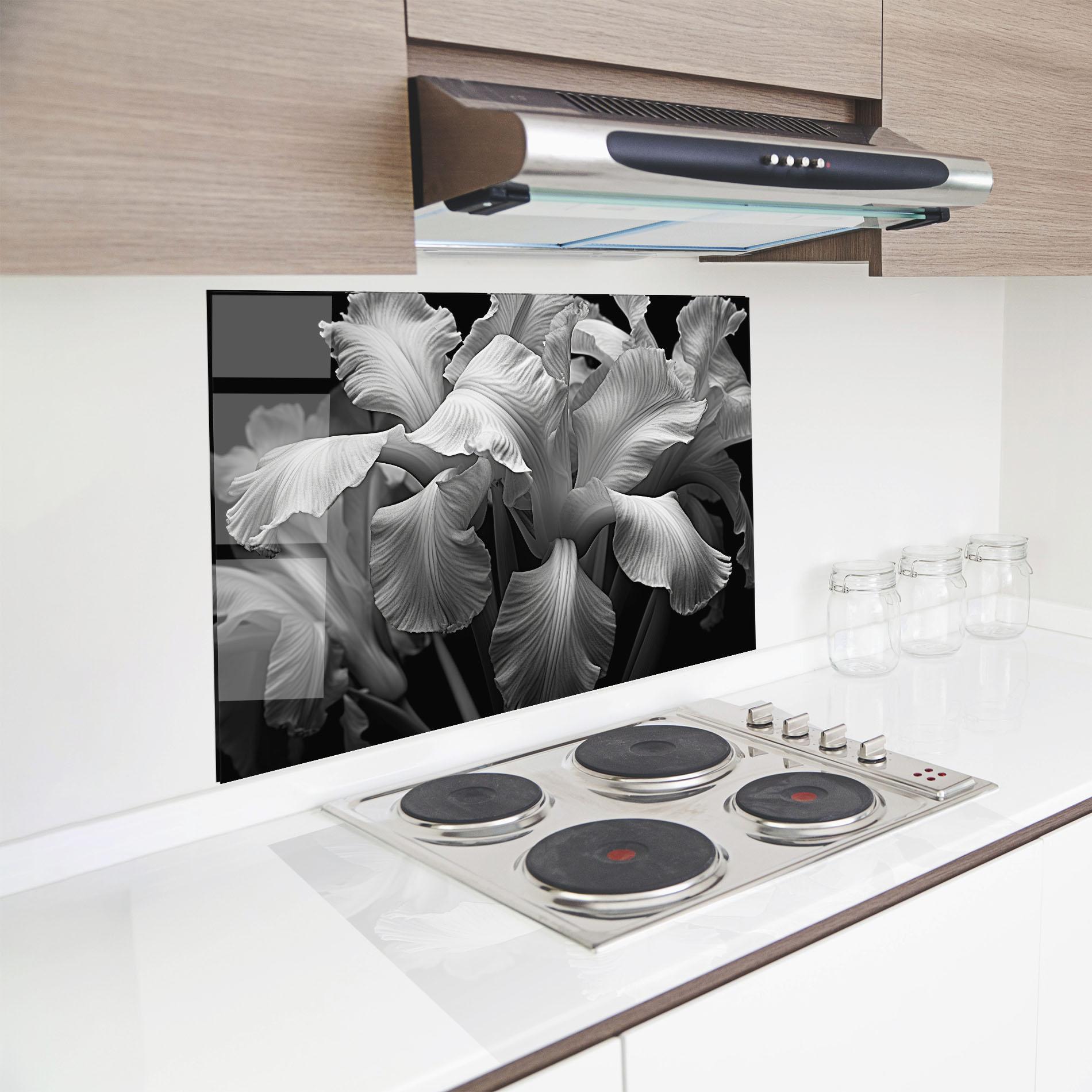 Konyhai üveg hátfal Grey On Black Iris mockup 8