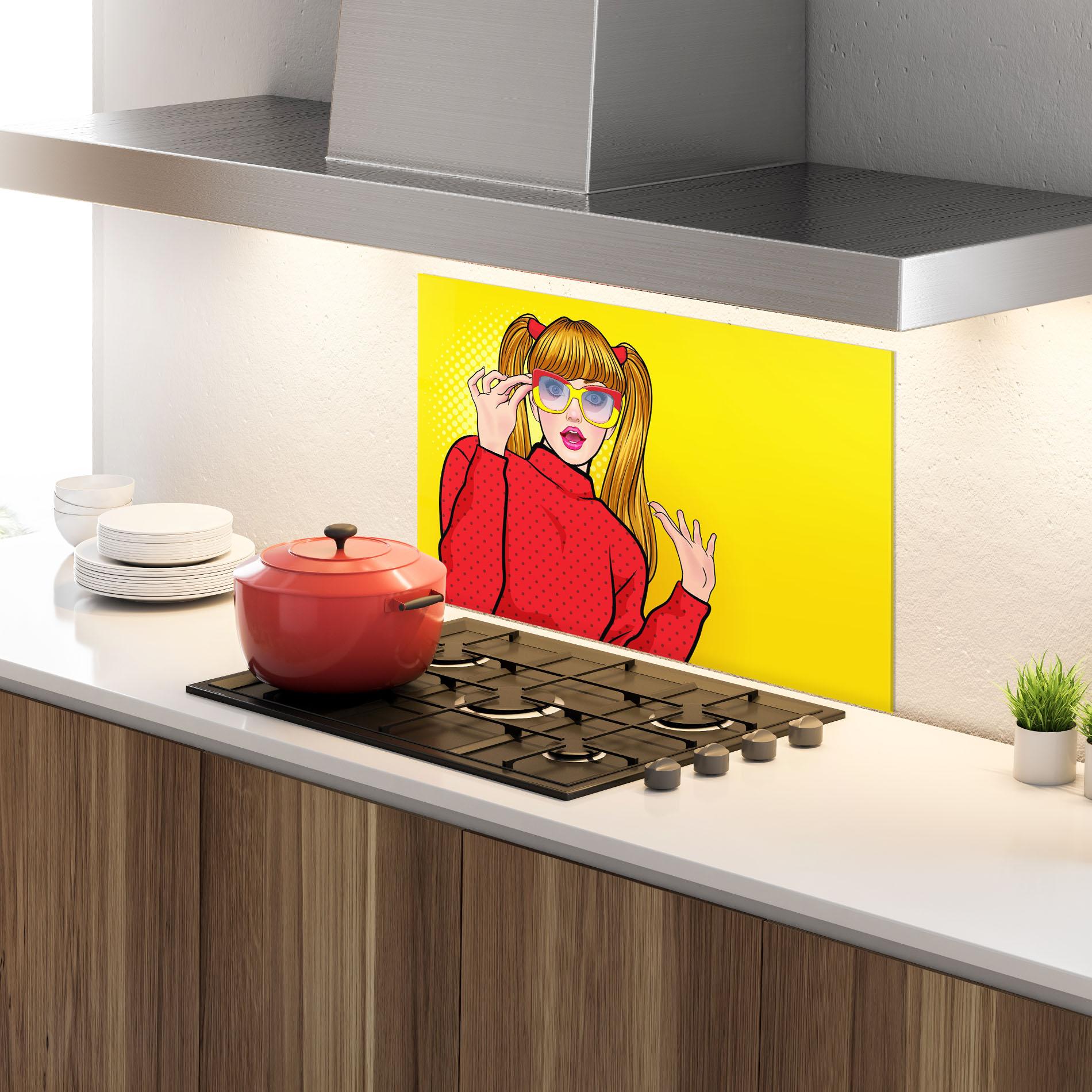 Konyhai üveg hátfal Pop Woman Surprised mockup 4