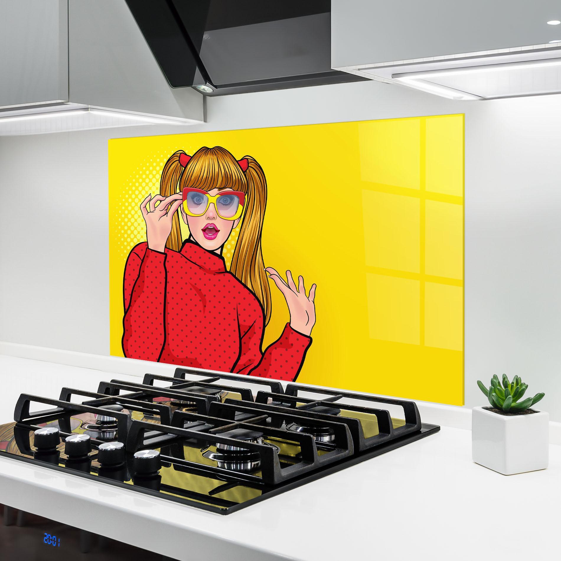 Konyhai üveg hátfal Pop Woman Surprised mockup 6