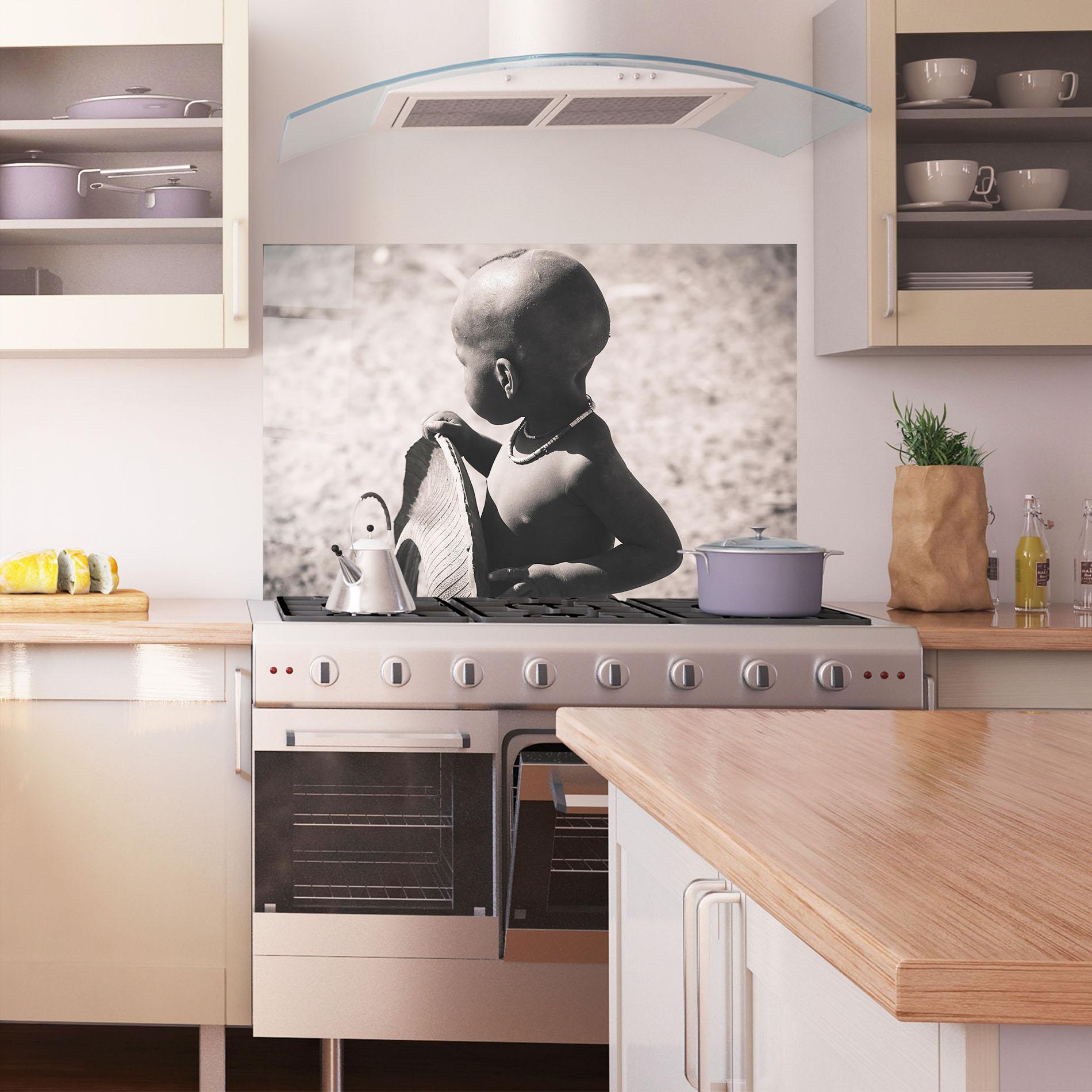 Konyhai üveg hátfal African Little Child mockup 1