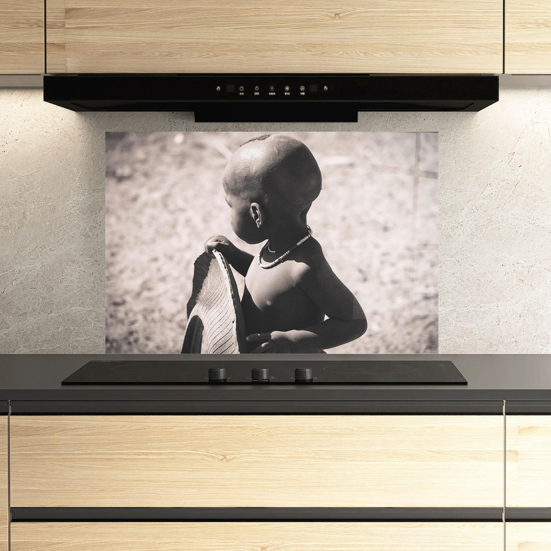 Konyhai üveg hátfal African Little Child mockup 3