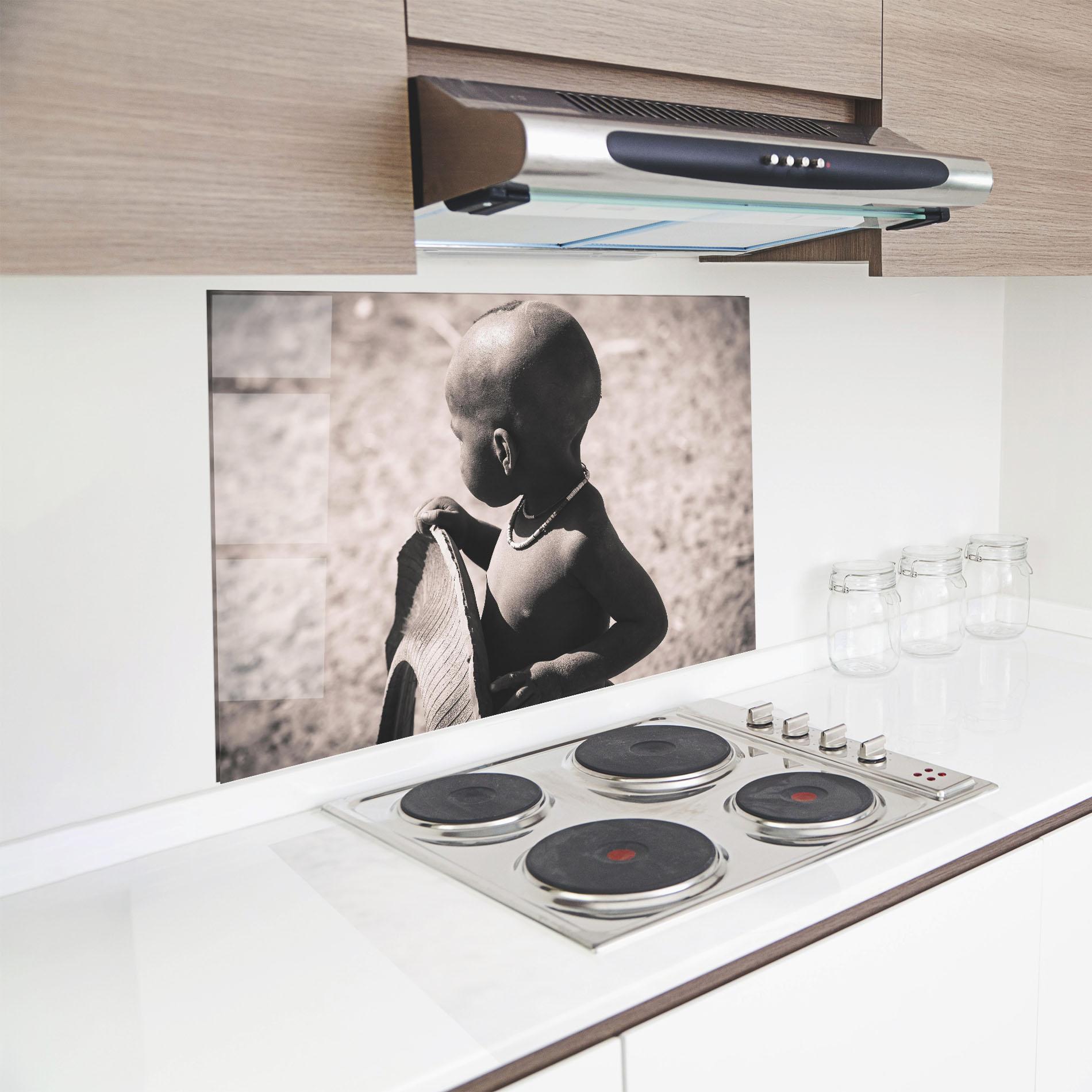 Konyhai üveg hátfal African Little Child mockup 8