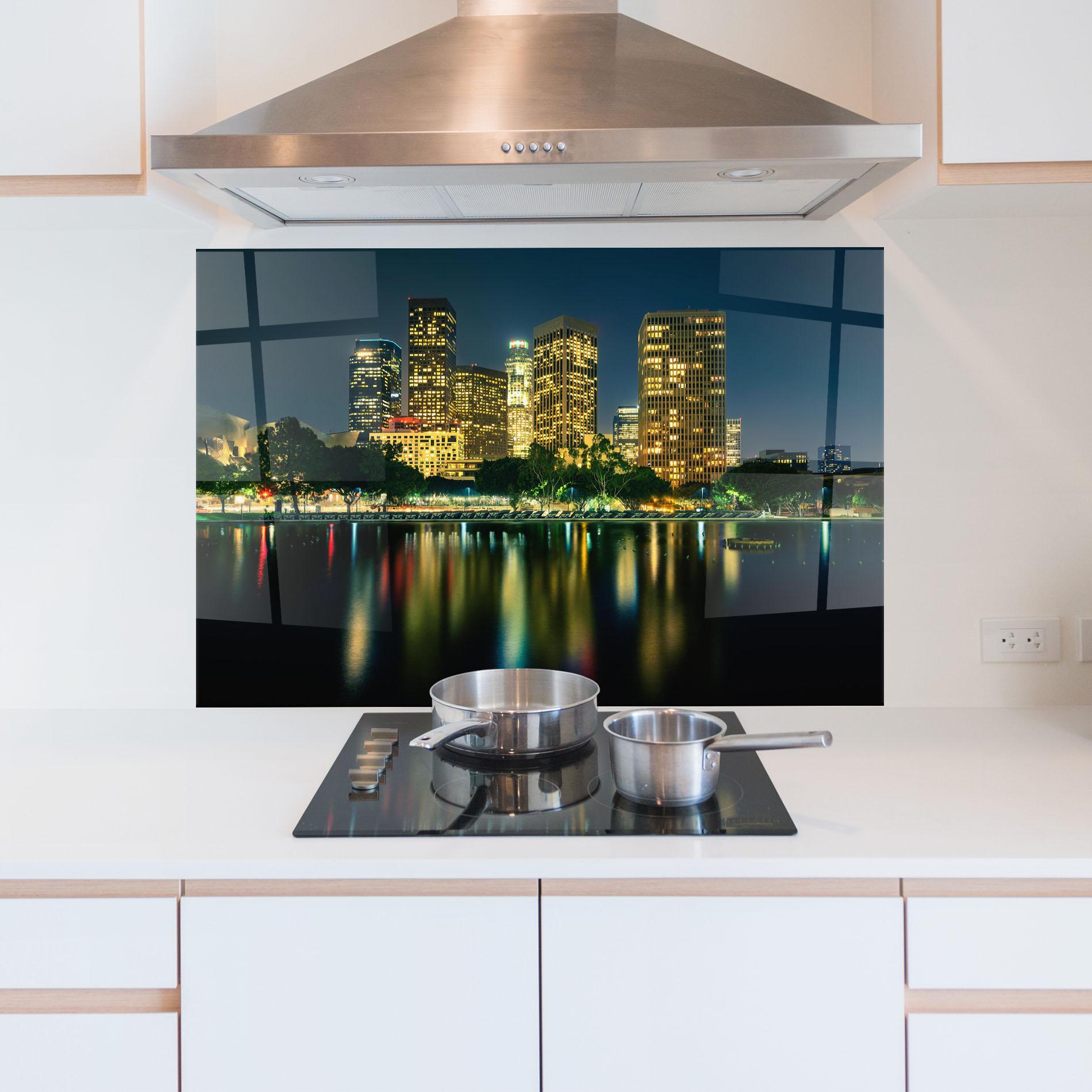 Konyhai üveg hátfal Los Angeles Night mockup 5