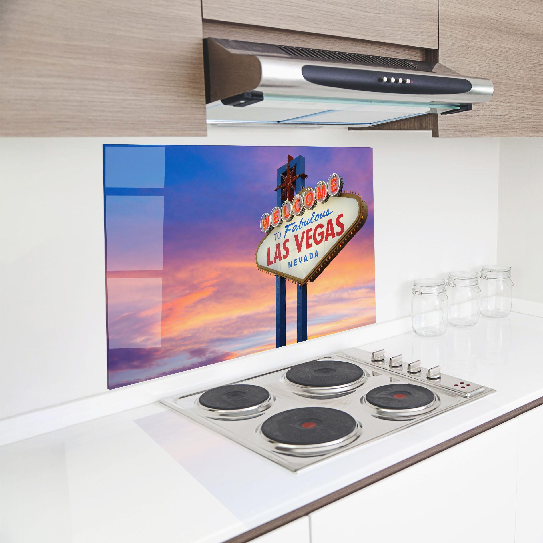 Konyhai üveg hátfal Las Vegas Sign mockup 8