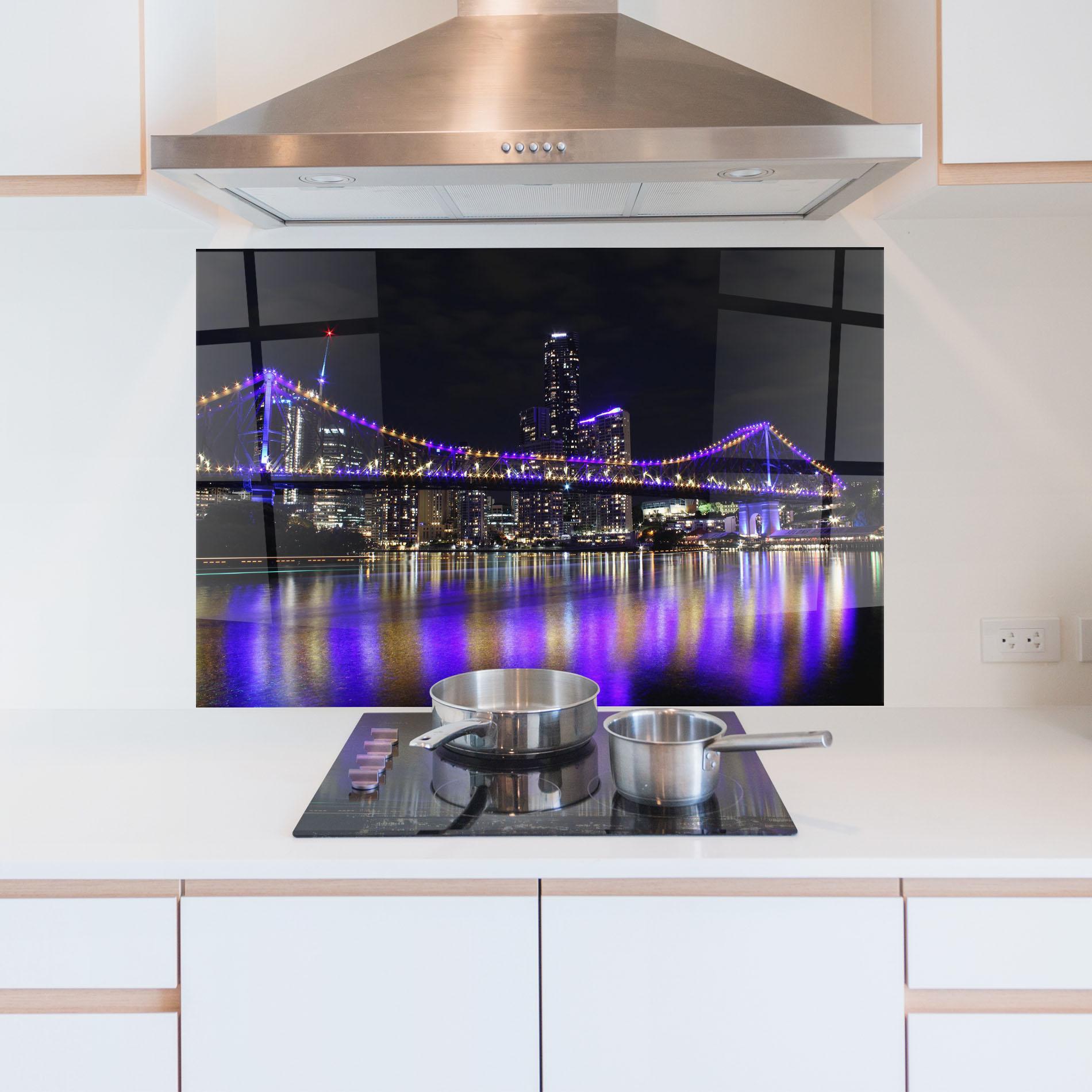 Konyhai üveg hátfal Story Bridge mockup 5