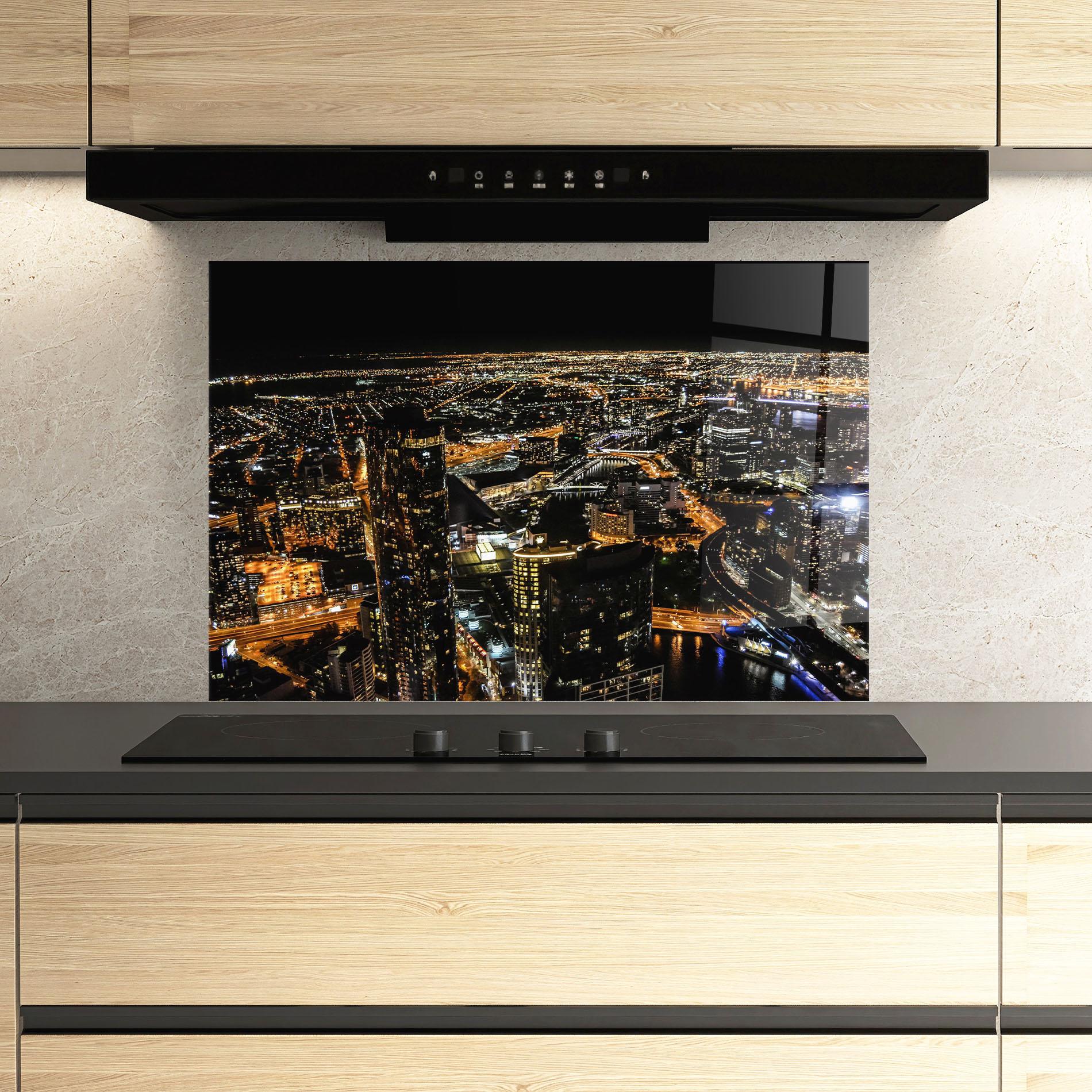 Konyhai üveg hátfal Black City Light mockup 3