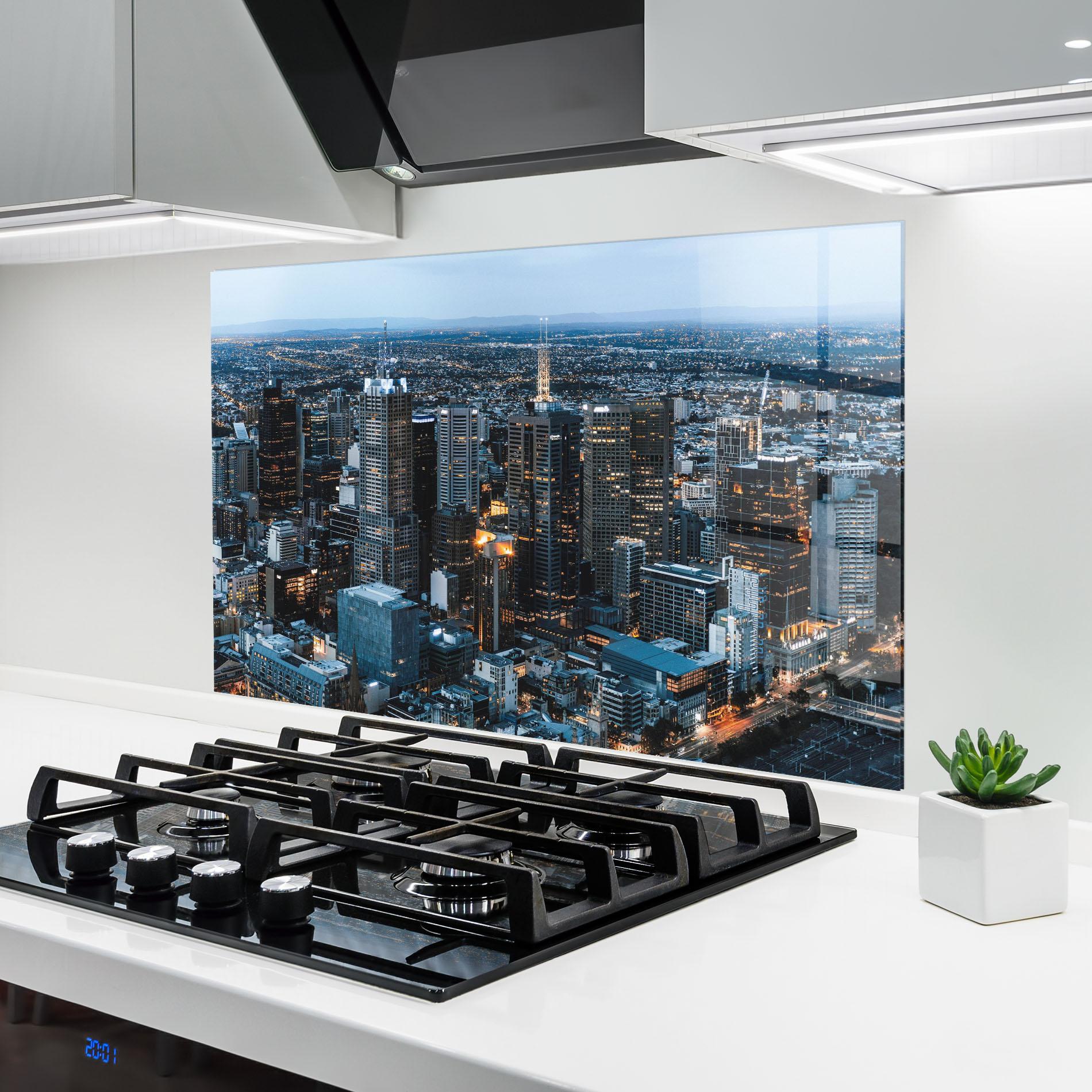 Konyhai üveg hátfal Yellow Lights Skyline mockup 6