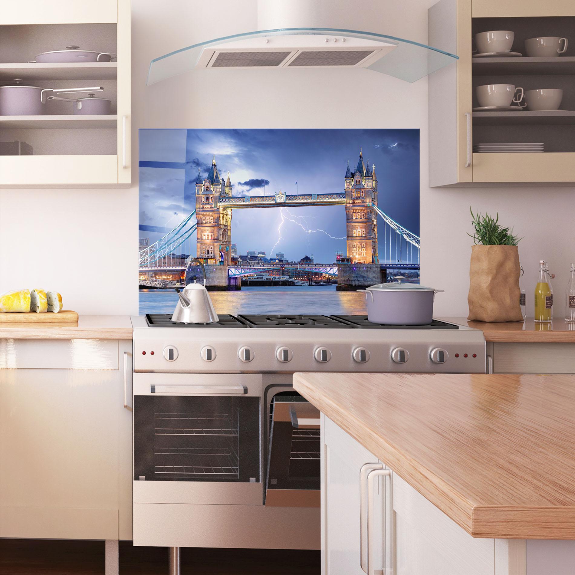 Konyhai üveg hátfal London Tower Bridge mockup 1