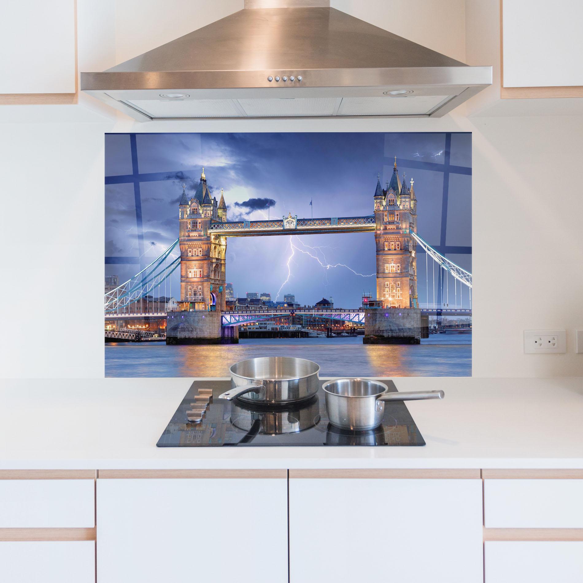 Konyhai üveg hátfal London Tower Bridge mockup 5