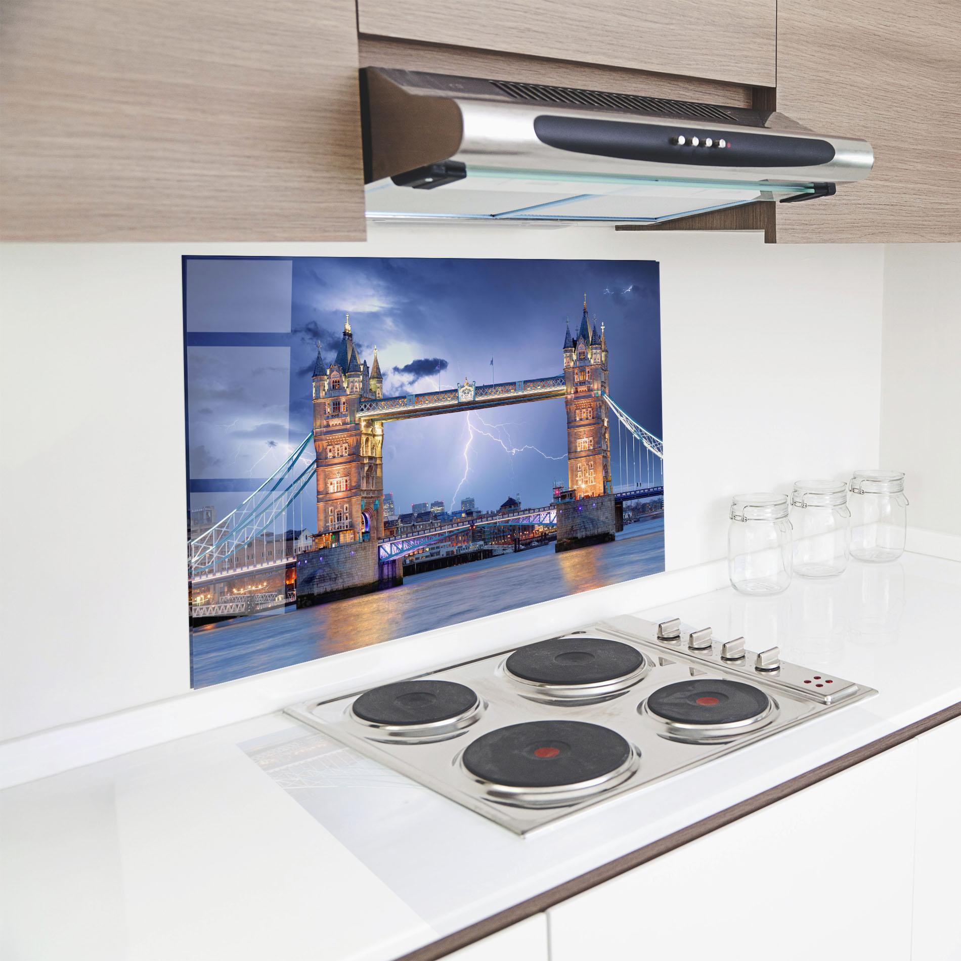 Konyhai üveg hátfal London Tower Bridge mockup 8