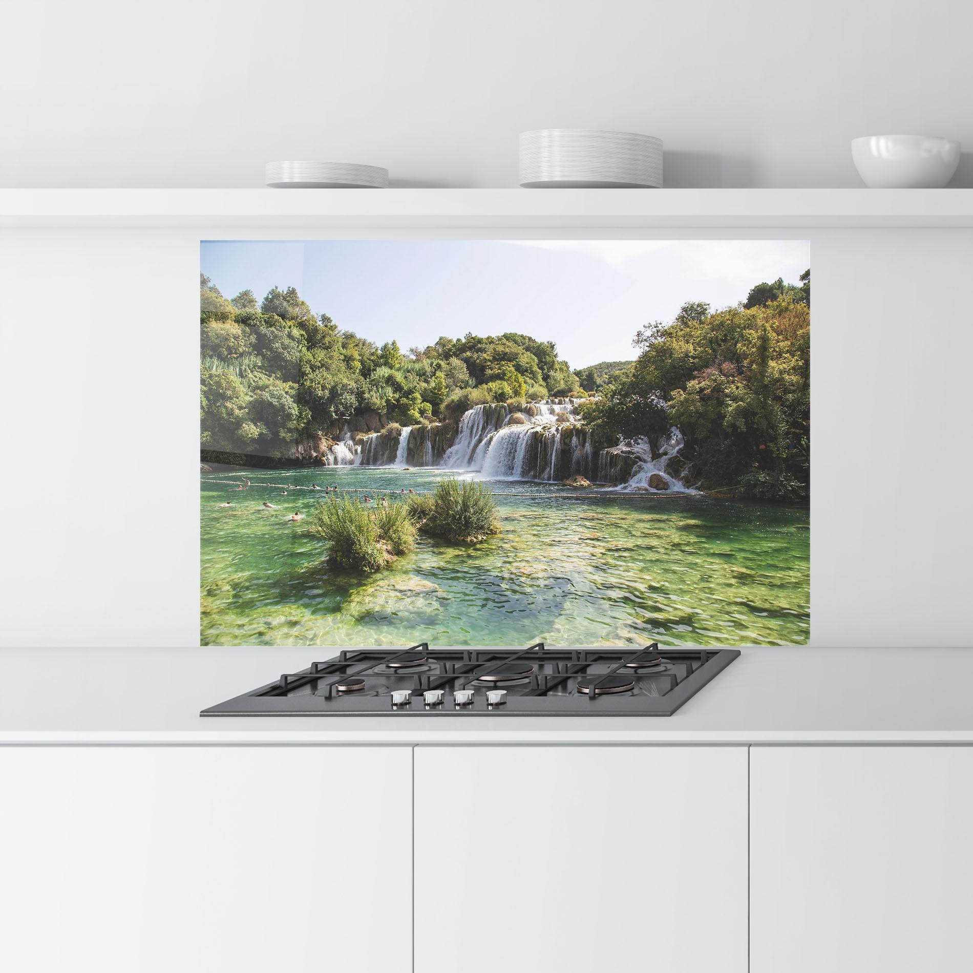 Konyhai üveg hátfal Green Waterfall mockup 9
