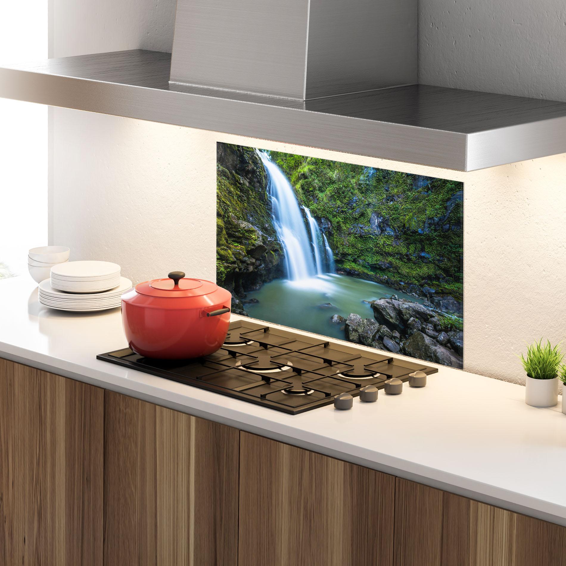 Konyhai üveg hátfal Swimming In Waterfall mockup 4