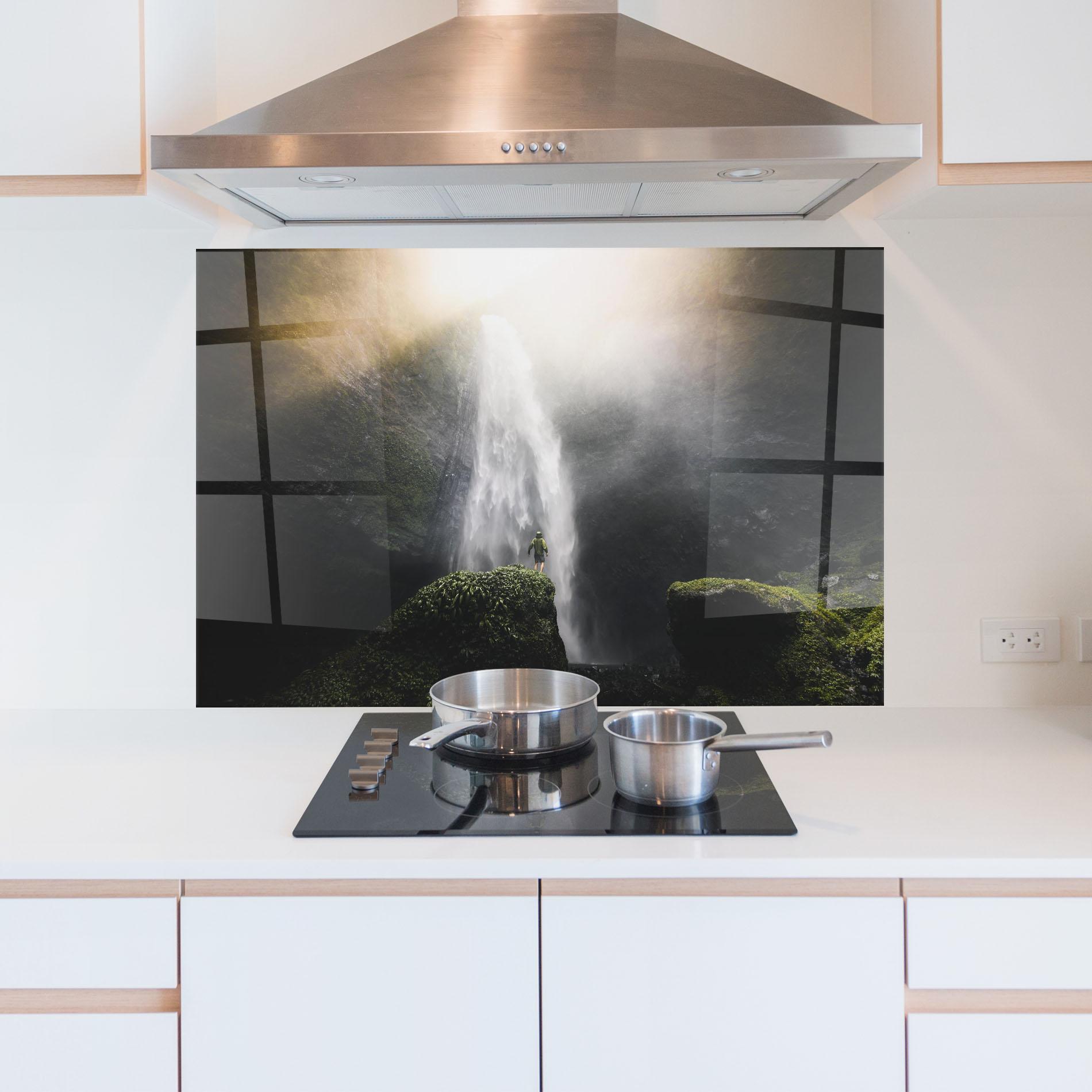 Konyhai üveg hátfal Green Man Waterfall mockup 5