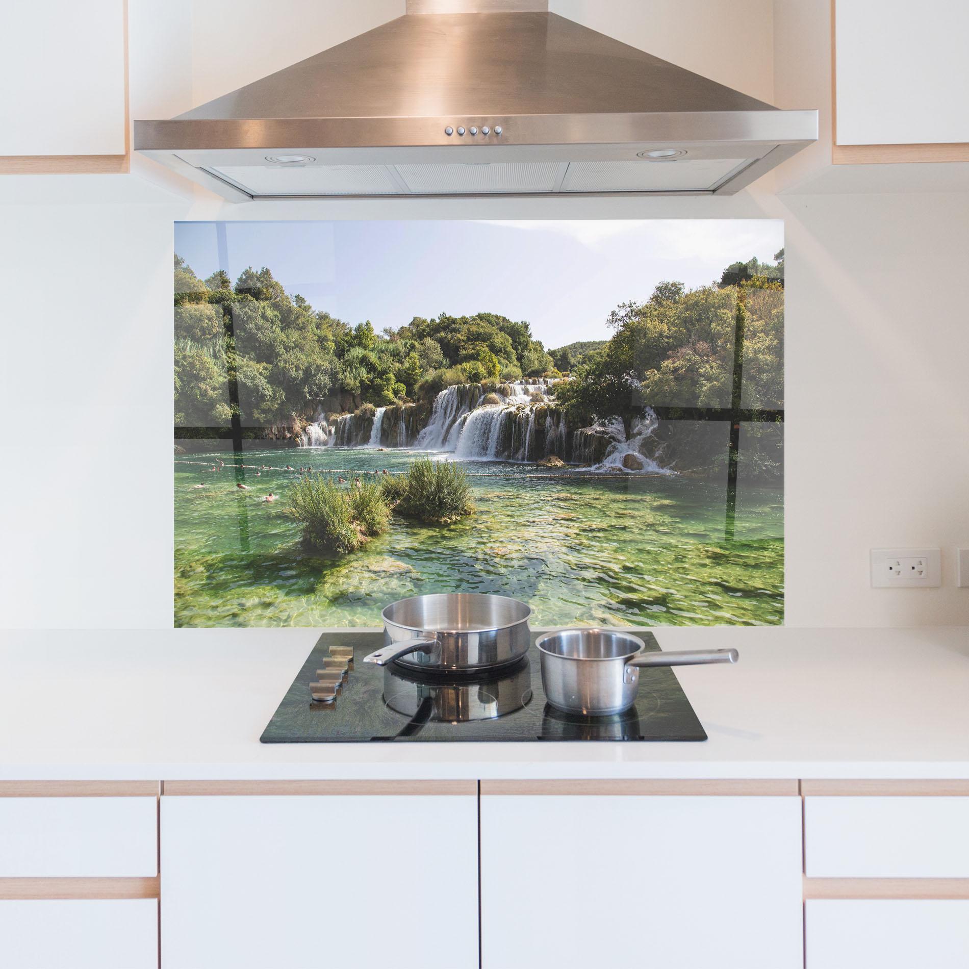 Konyhai üveg hátfal Green Waterfall mockup 5