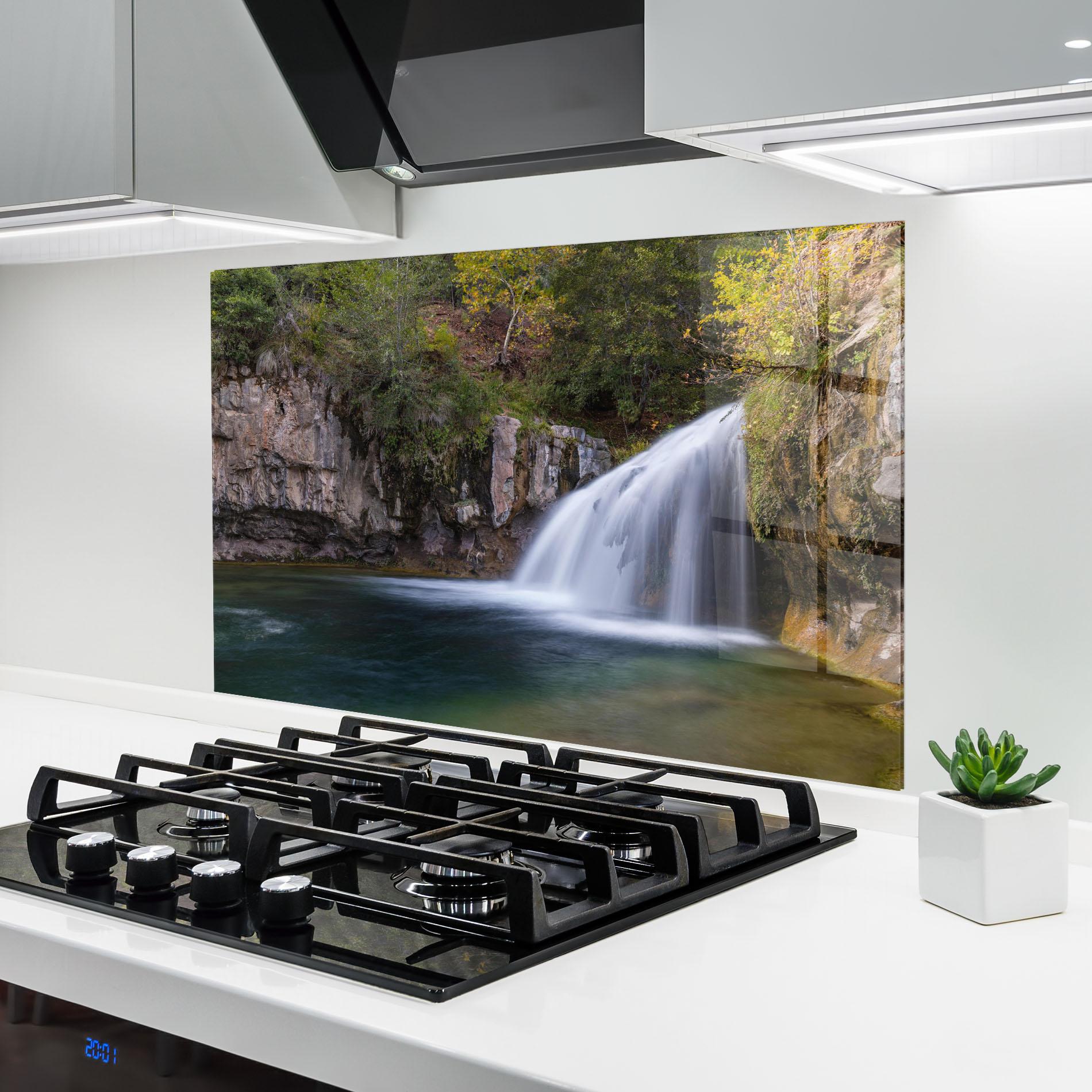 Konyhai üveg hátfal White Waterfall mockup 6