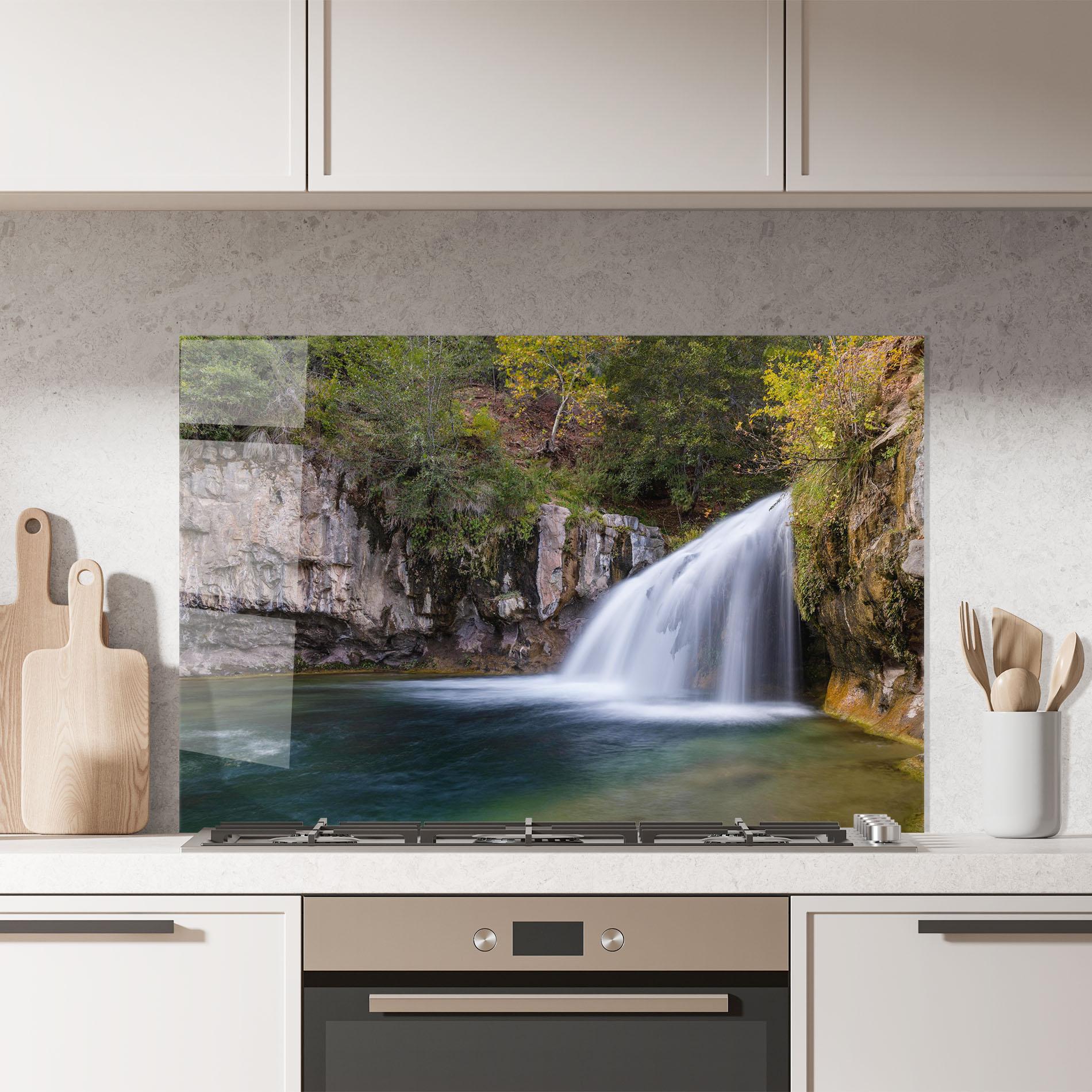 Konyhai üveg hátfal White Waterfall mockup 7