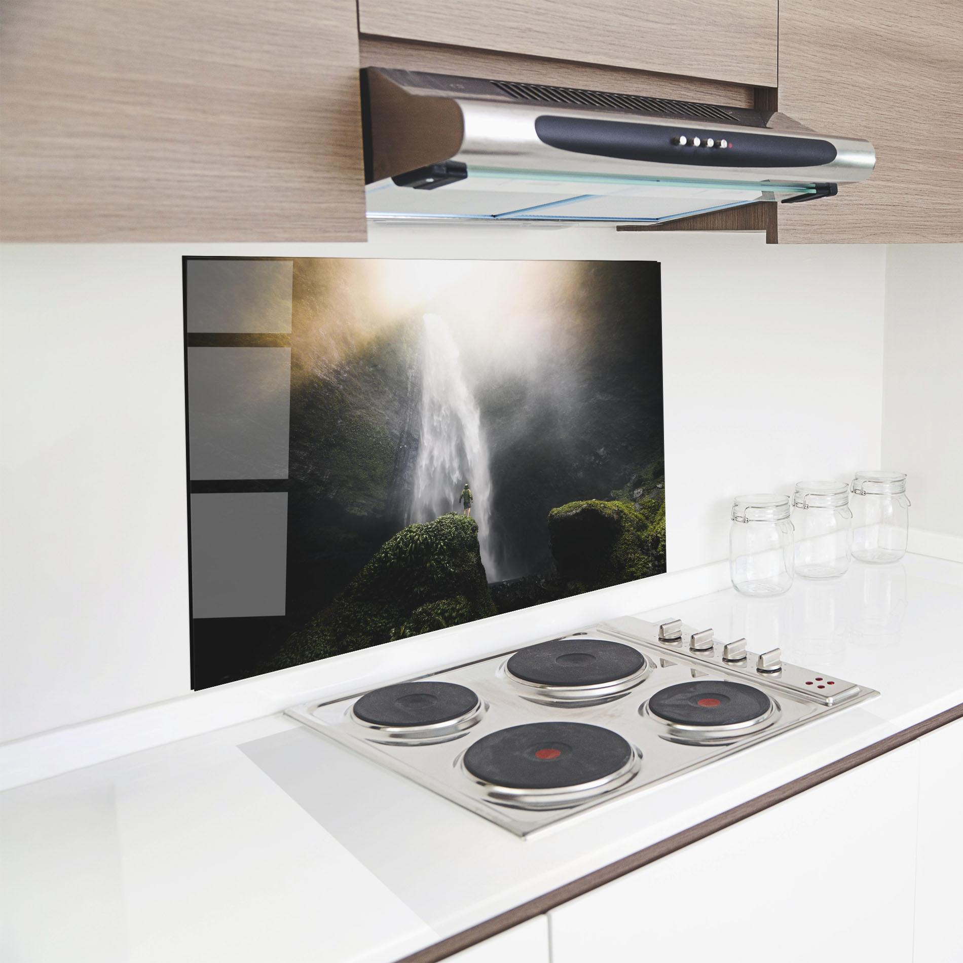Konyhai üveg hátfal Green Man Waterfall mockup 8