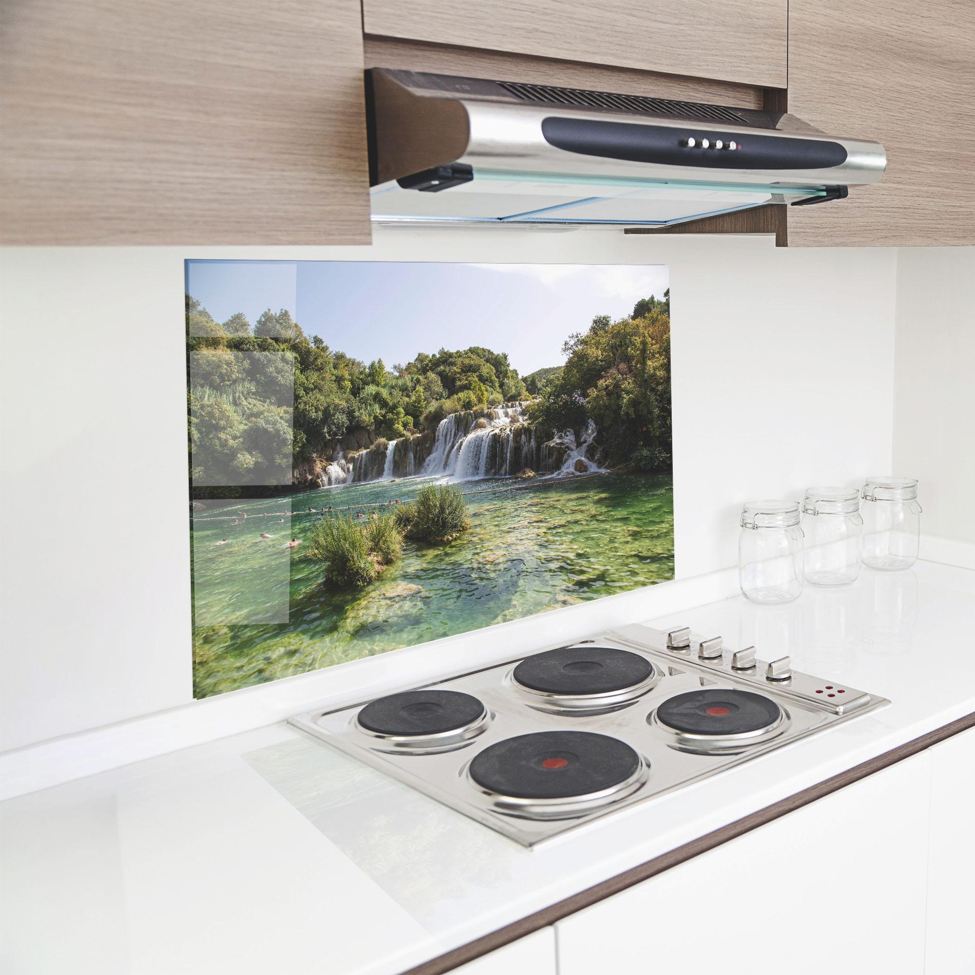 Konyhai üveg hátfal Green Waterfall mockup 8