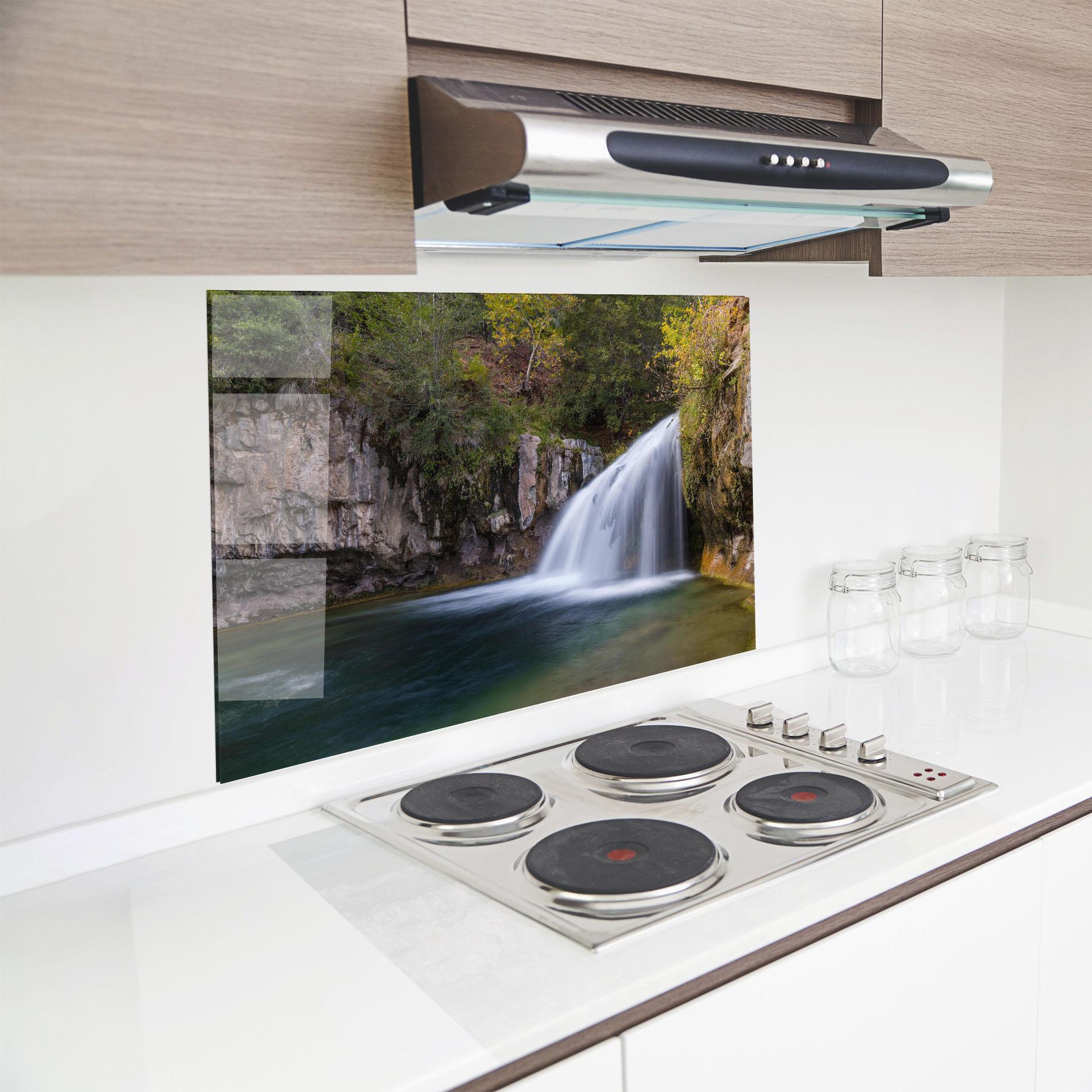 Konyhai üveg hátfal White Waterfall mockup 8